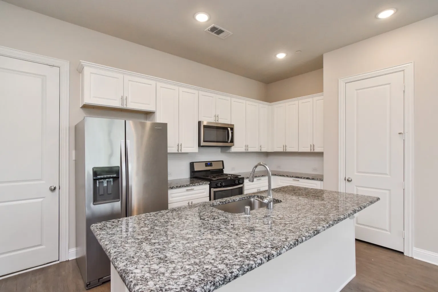 Townhouse For Rent in Collin County , 8039 Snowmass Drive, Frisco, Texas 75034, 3 Bedroom, 4 Bathroom, 2 Garage spaces, 1,932 Sqft, built in 2018, mls#21389049, Real Estate Agent in Frisco, Homes For Rent in Collin county, Homes For Rent in Frisco, Realtor in Frisco Texas, Real Estate Brokerage Independent Realty Texas, Luminita Cordes Realtor