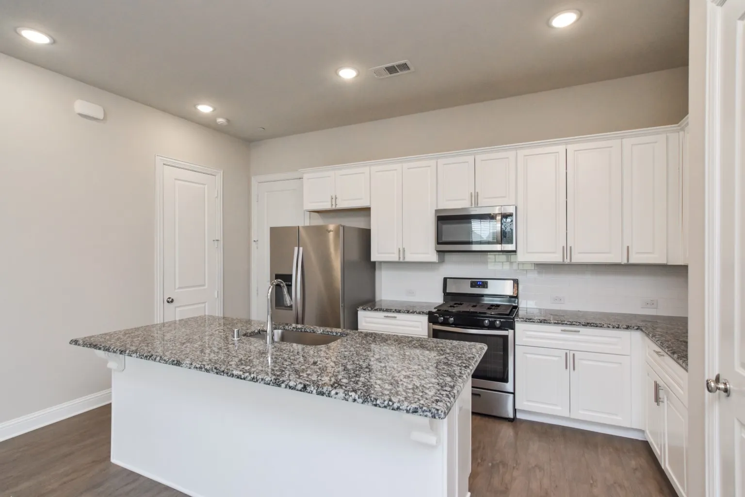 Townhouse For Rent in Collin County , 8039 Snowmass Drive, Frisco, Texas 75034, 3 Bedroom, 4 Bathroom, 2 Garage spaces, 1,932 Sqft, built in 2018, mls#21389049, Real Estate Agent in Frisco, Homes For Rent in Collin county, Homes For Rent in Frisco, Realtor in Frisco Texas, Real Estate Brokerage Independent Realty Texas, Luminita Cordes Realtor