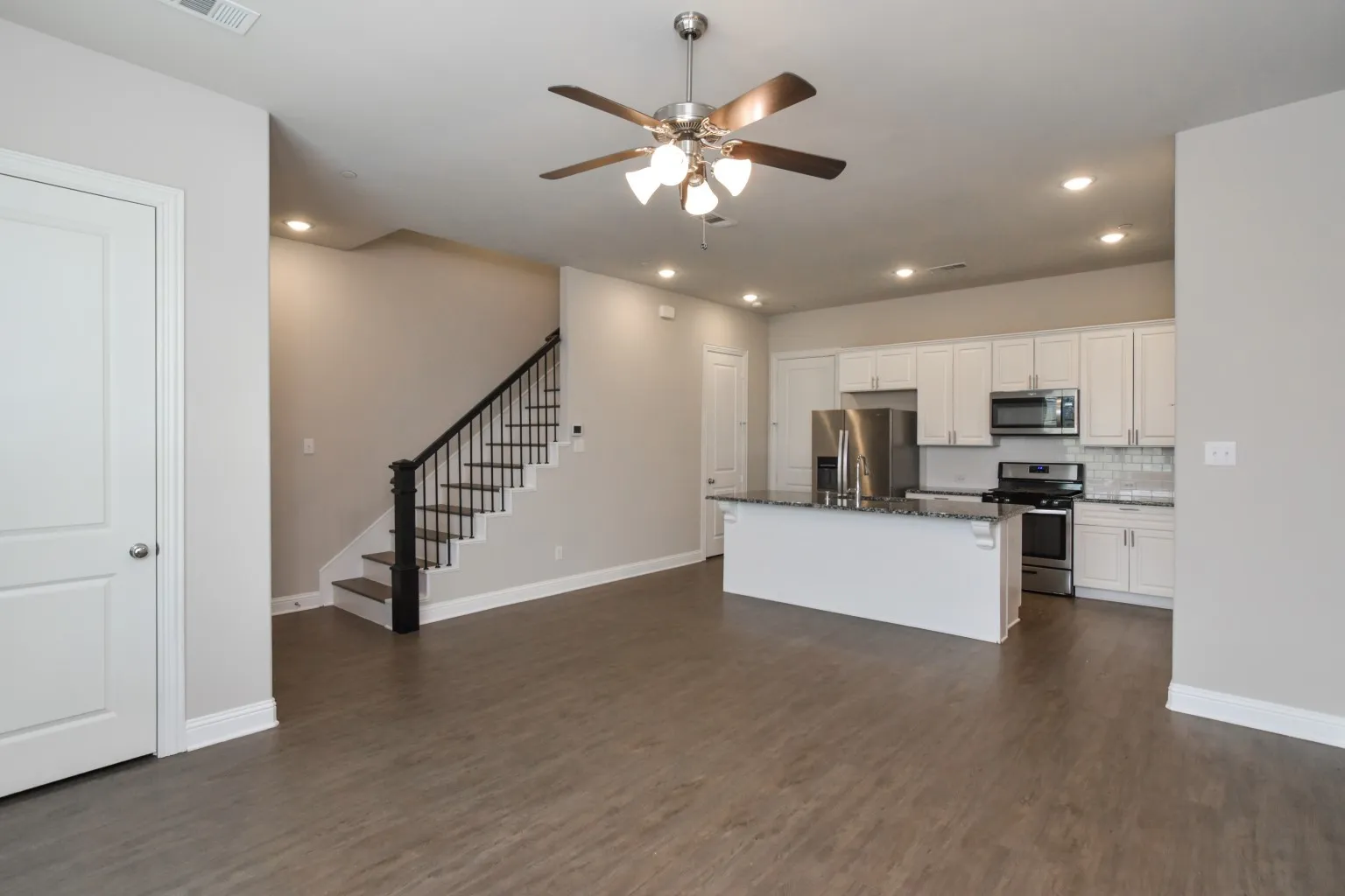 Townhouse For Rent in Collin County , 8039 Snowmass Drive, Frisco, Texas 75034, 3 Bedroom, 4 Bathroom, 2 Garage spaces, 1,932 Sqft, built in 2018, mls#21389049, Real Estate Agent in Frisco, Homes For Rent in Collin county, Homes For Rent in Frisco, Realtor in Frisco Texas, Real Estate Brokerage Independent Realty Texas, Luminita Cordes Realtor