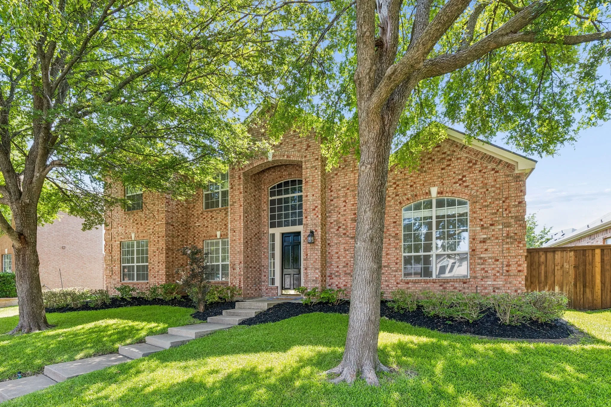 East-facing 5-bedroom home in Plano's sought-after Spring Ridge community with a rare, flexible floorplan and 3-car garage.
