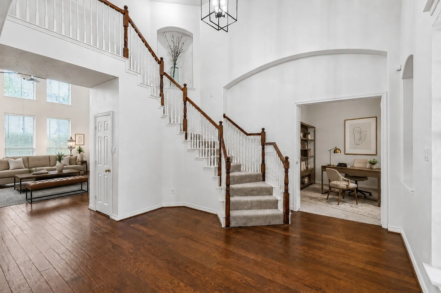 Open sight lines and soaring ceilings create an impressive sense of space from the moment you enter. *Virtually Staged*