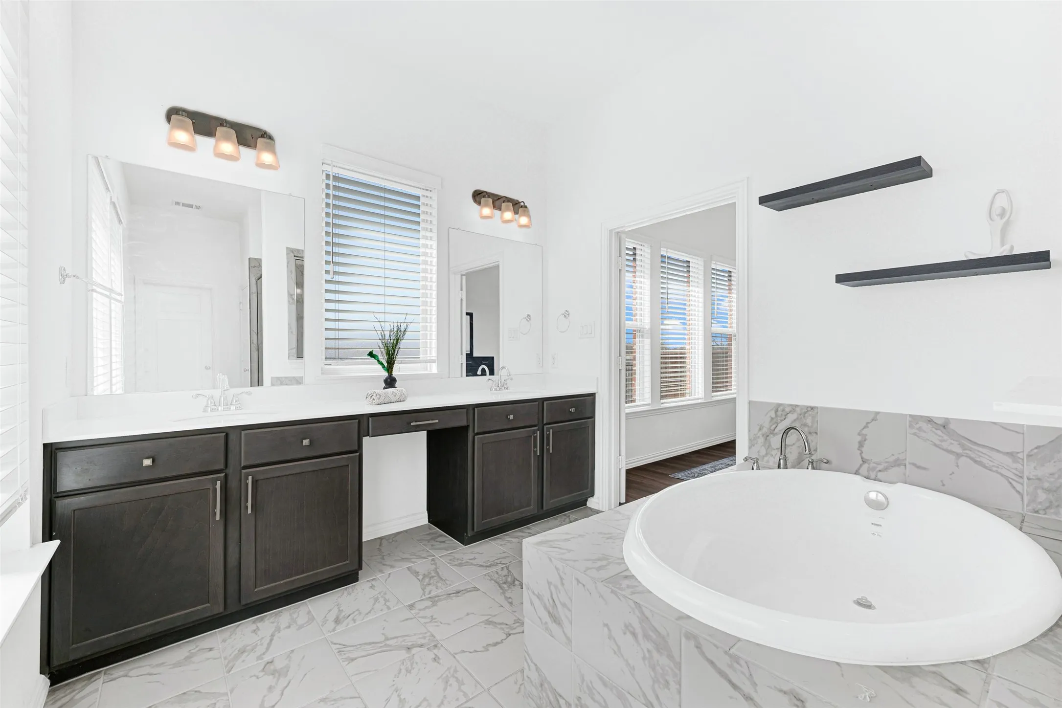 Single Family Residence For Rent in Collin County , 720 Skyview Court, Celina, Texas 75009, 3 Bedroom, 2 Bathroom, 2 Garage spaces, 1,739 Sqft, built in 2023, mls#21395793, Real Estate Agent in Celina, Homes For Rent in Collin county, Homes For Rent in Celina, Realtor in Celina Texas, Real Estate Brokerage Independent Realty Texas, Luminita Cordes Realtor