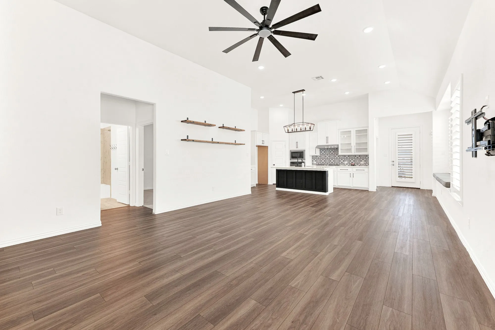 Single Family Residence For Rent in Collin County , 720 Skyview Court, Celina, Texas 75009, 3 Bedroom, 2 Bathroom, 2 Garage spaces, 1,739 Sqft, built in 2023, mls#21395793, Real Estate Agent in Celina, Homes For Rent in Collin county, Homes For Rent in Celina, Realtor in Celina Texas, Real Estate Brokerage Independent Realty Texas, Luminita Cordes Realtor