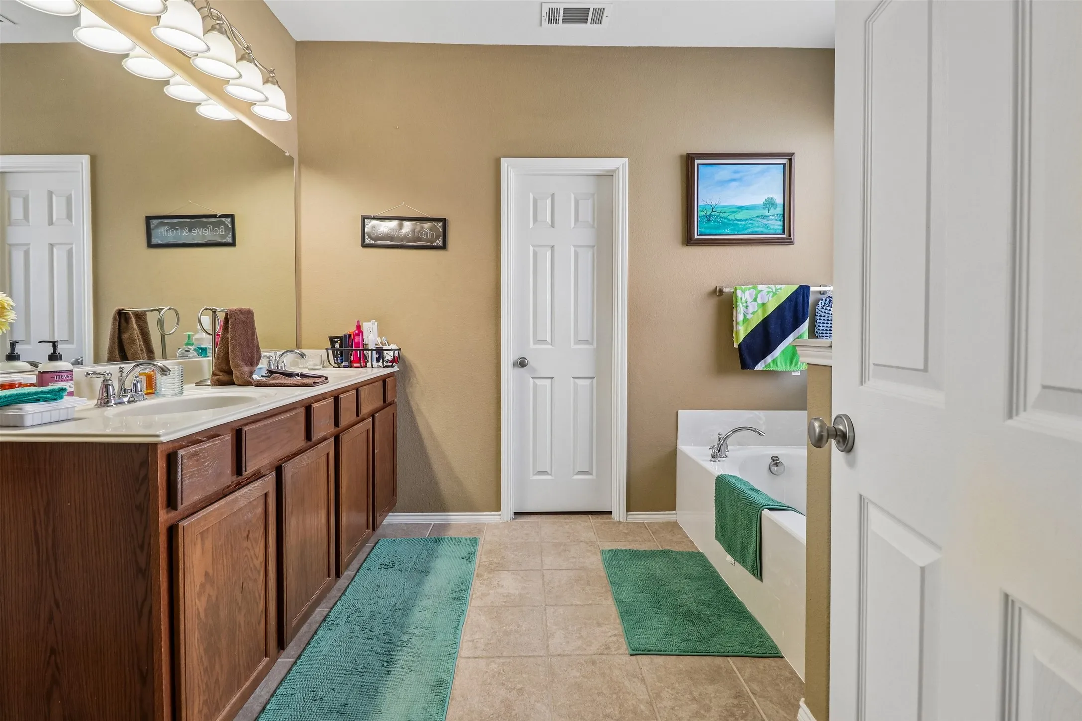 Single Family Residence For Sale in Tarrant County , 4321 Summer Star Lane, Fort Worth, Texas 76244, 5 Bedroom, 3 Bathroom, 2 Garage spaces, 3,193 Sqft, built in 2010, mls#21392149, Real Estate Agent in Fort Worth, Homes For Sale in Tarrant county, Homes For Sale in Fort Worth, Realtor in Fort Worth Texas, Real Estate Brokerage Independent Realty Texas, Luminita Cordes Realtor