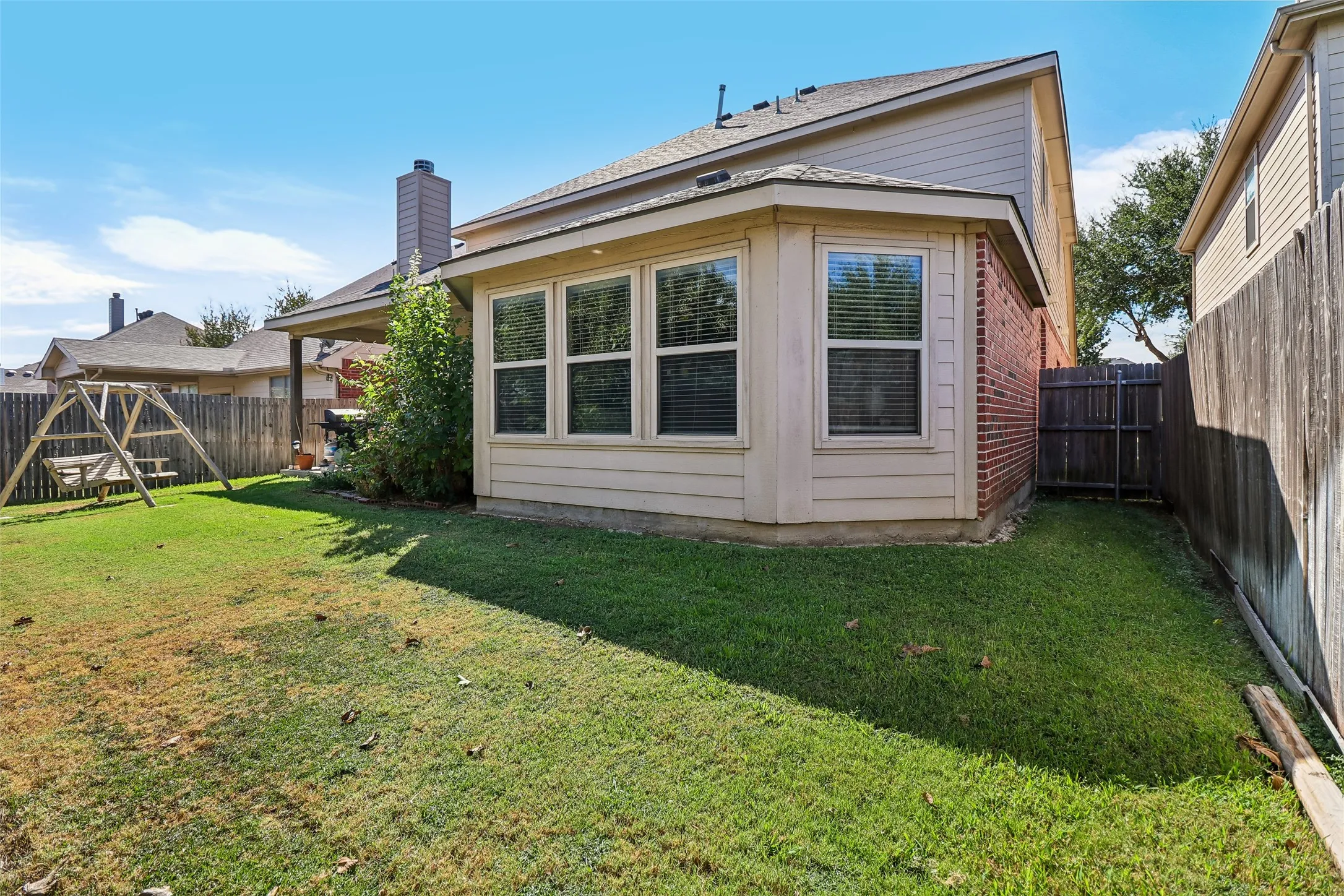 Single Family Residence For Sale in Tarrant County , 4321 Summer Star Lane, Fort Worth, Texas 76244, 5 Bedroom, 3 Bathroom, 2 Garage spaces, 3,193 Sqft, built in 2010, mls#21392149, Real Estate Agent in Fort Worth, Homes For Sale in Tarrant county, Homes For Sale in Fort Worth, Realtor in Fort Worth Texas, Real Estate Brokerage Independent Realty Texas, Luminita Cordes Realtor