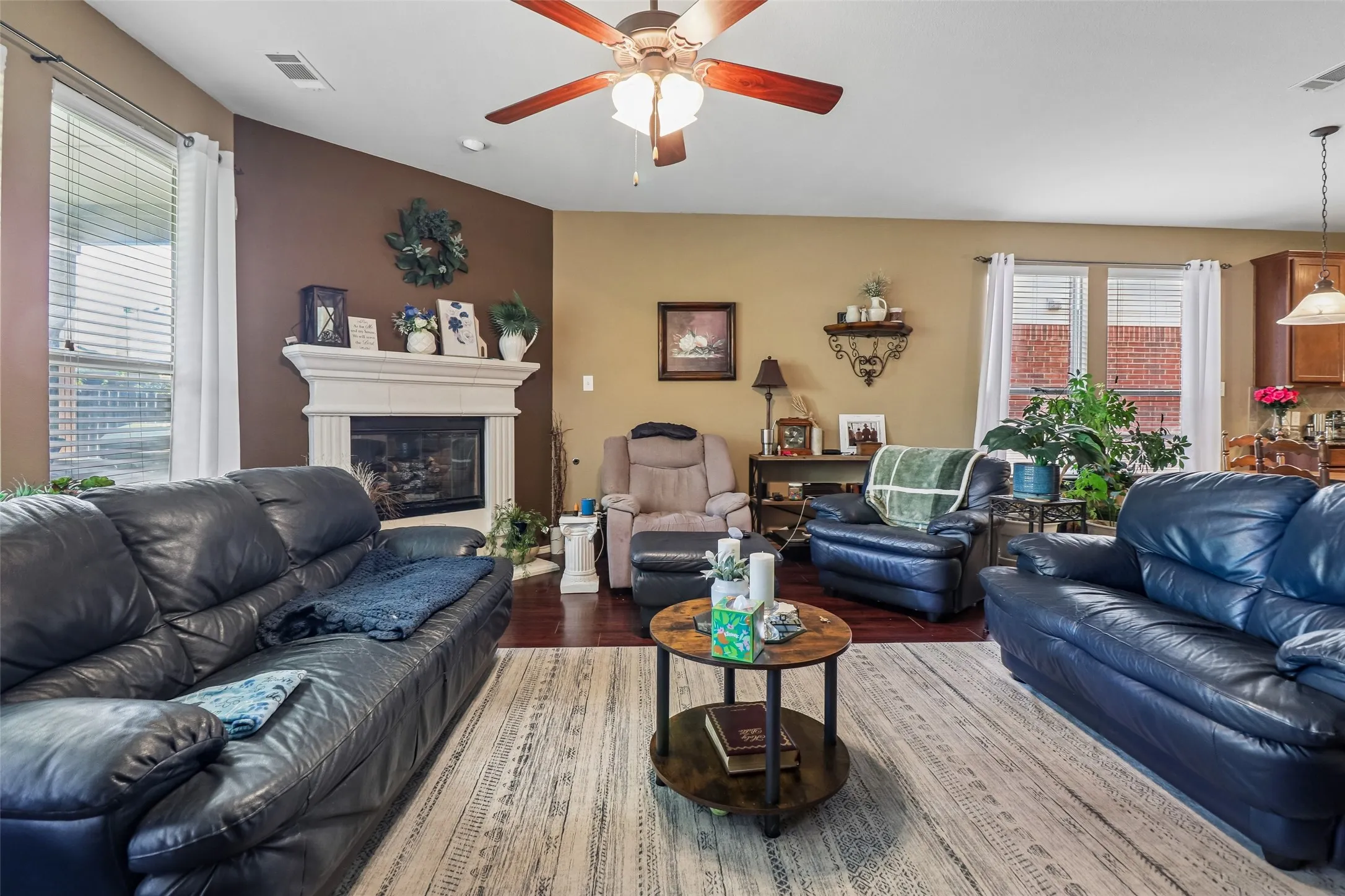 Single Family Residence For Sale in Tarrant County , 4321 Summer Star Lane, Fort Worth, Texas 76244, 5 Bedroom, 3 Bathroom, 2 Garage spaces, 3,193 Sqft, built in 2010, mls#21392149, Real Estate Agent in Fort Worth, Homes For Sale in Tarrant county, Homes For Sale in Fort Worth, Realtor in Fort Worth Texas, Real Estate Brokerage Independent Realty Texas, Luminita Cordes Realtor