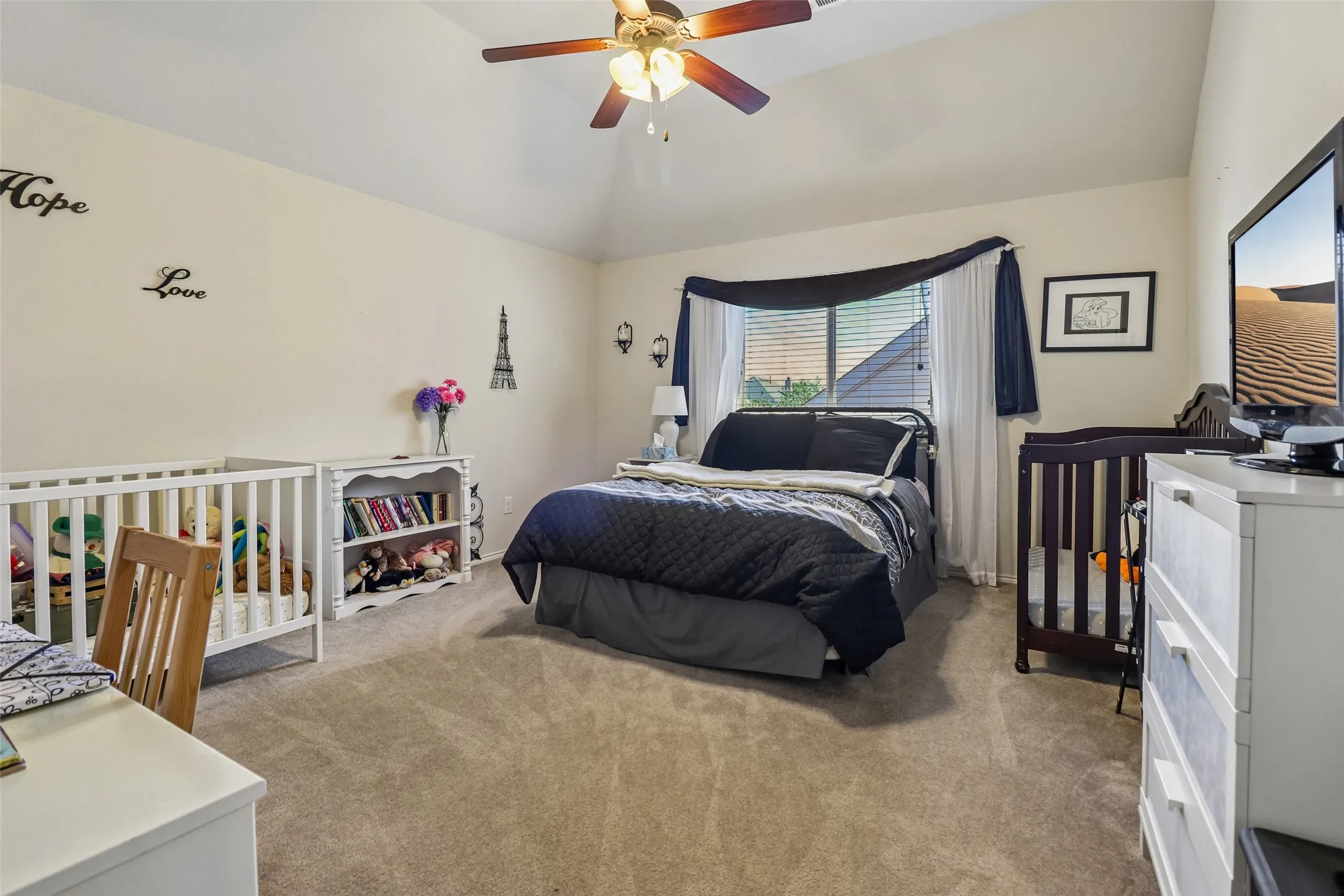 Single Family Residence For Sale in Tarrant County , 4321 Summer Star Lane, Fort Worth, Texas 76244, 5 Bedroom, 3 Bathroom, 2 Garage spaces, 3,193 Sqft, built in 2010, mls#21392149, Real Estate Agent in Fort Worth, Homes For Sale in Tarrant county, Homes For Sale in Fort Worth, Realtor in Fort Worth Texas, Real Estate Brokerage Independent Realty Texas, Luminita Cordes Realtor