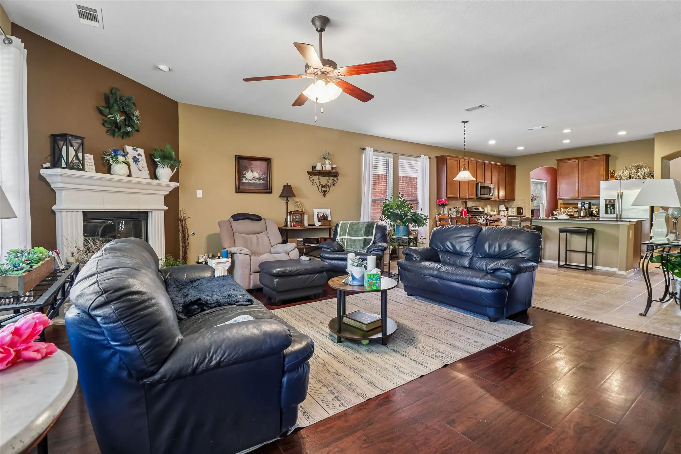 Single Family Residence For Sale in Tarrant County , 4321 Summer Star Lane, Fort Worth, Texas 76244, 5 Bedroom, 3 Bathroom, 2 Garage spaces, 3,193 Sqft, built in 2010, mls#21392149, Real Estate Agent in Fort Worth, Homes For Sale in Tarrant county, Homes For Sale in Fort Worth, Realtor in Fort Worth Texas, Real Estate Brokerage Independent Realty Texas, Luminita Cordes Realtor