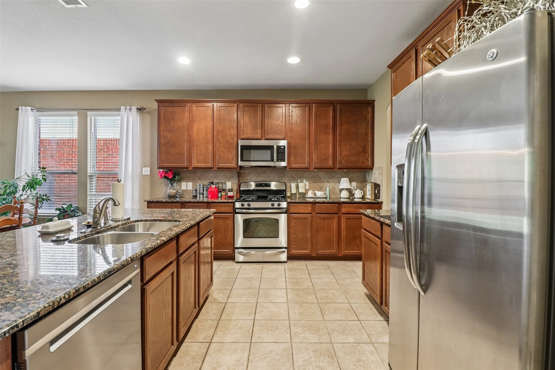 Single Family Residence For Sale in Tarrant County , 4321 Summer Star Lane, Fort Worth, Texas 76244, 5 Bedroom, 3 Bathroom, 2 Garage spaces, 3,193 Sqft, built in 2010, mls#21392149, Real Estate Agent in Fort Worth, Homes For Sale in Tarrant county, Homes For Sale in Fort Worth, Realtor in Fort Worth Texas, Real Estate Brokerage Independent Realty Texas, Luminita Cordes Realtor