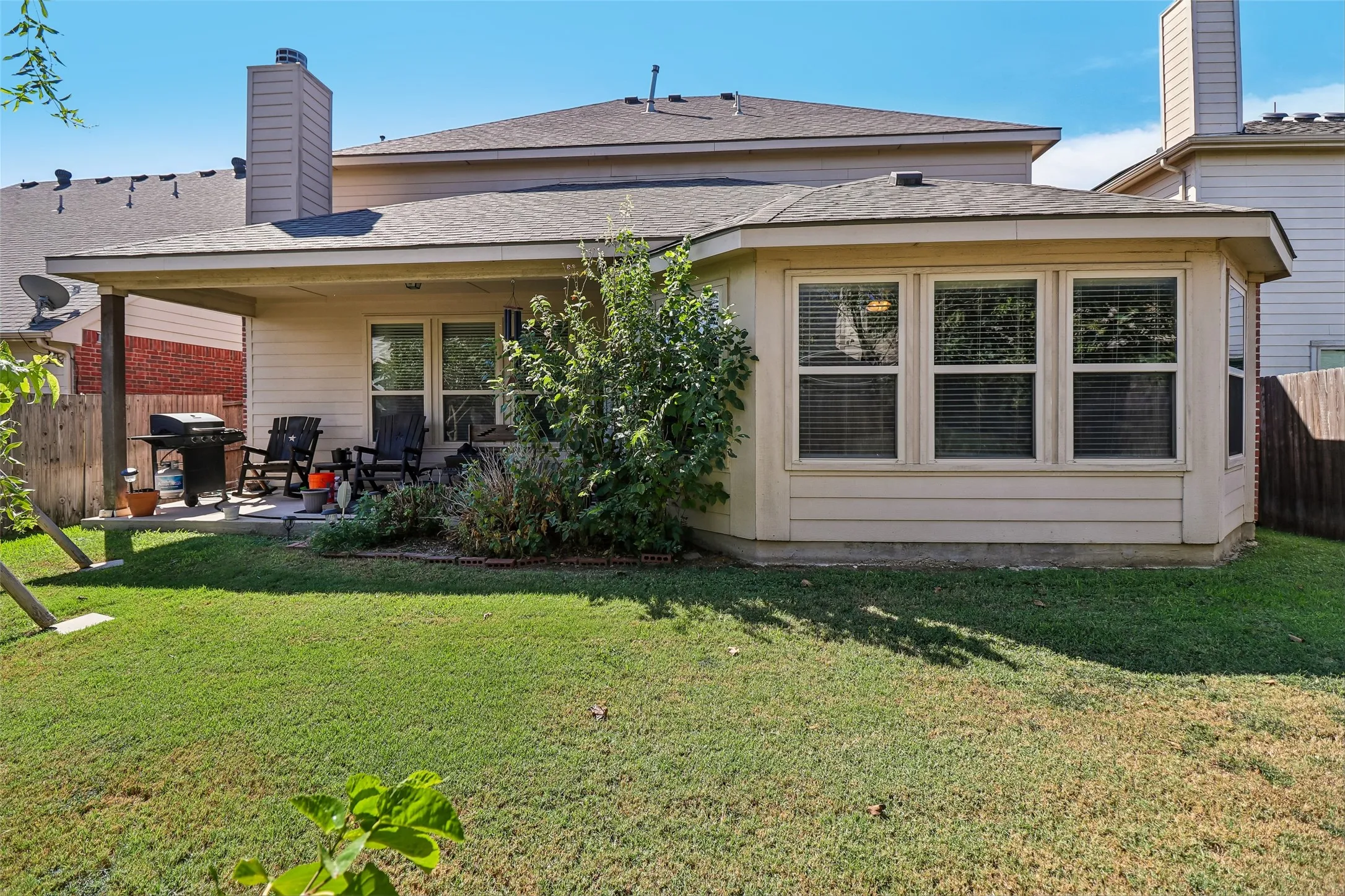 Single Family Residence For Sale in Tarrant County , 4321 Summer Star Lane, Fort Worth, Texas 76244, 5 Bedroom, 3 Bathroom, 2 Garage spaces, 3,193 Sqft, built in 2010, mls#21392149, Real Estate Agent in Fort Worth, Homes For Sale in Tarrant county, Homes For Sale in Fort Worth, Realtor in Fort Worth Texas, Real Estate Brokerage Independent Realty Texas, Luminita Cordes Realtor