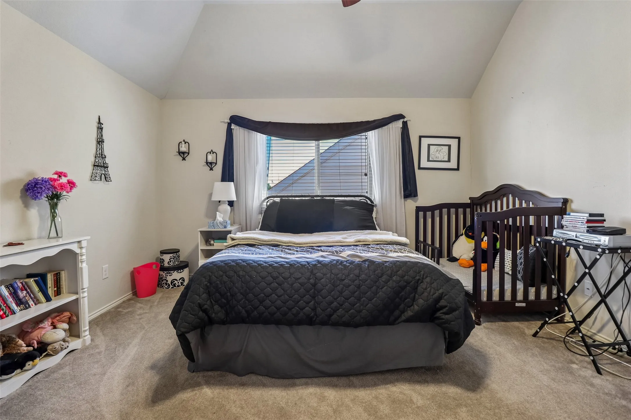 Single Family Residence For Sale in Tarrant County , 4321 Summer Star Lane, Fort Worth, Texas 76244, 5 Bedroom, 3 Bathroom, 2 Garage spaces, 3,193 Sqft, built in 2010, mls#21392149, Real Estate Agent in Fort Worth, Homes For Sale in Tarrant county, Homes For Sale in Fort Worth, Realtor in Fort Worth Texas, Real Estate Brokerage Independent Realty Texas, Luminita Cordes Realtor
