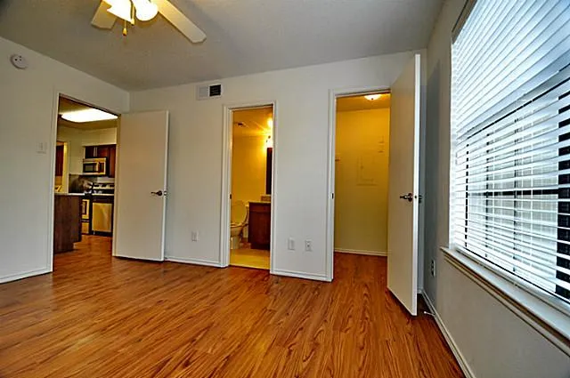 Apartment For Rent in Dallas County , 6910 Skillman Street 1013, Dallas, Texas 75231, 1 Bedroom, 1 Bathroom, Garage spaces, 678 Sqft, built in 1983, mls#21395869, Real Estate Agent in Dallas, Homes For Rent in Dallas county, Homes For Rent in Dallas, Realtor in Dallas Texas, Real Estate Brokerage Independent Realty Texas, Luminita Cordes Realtor