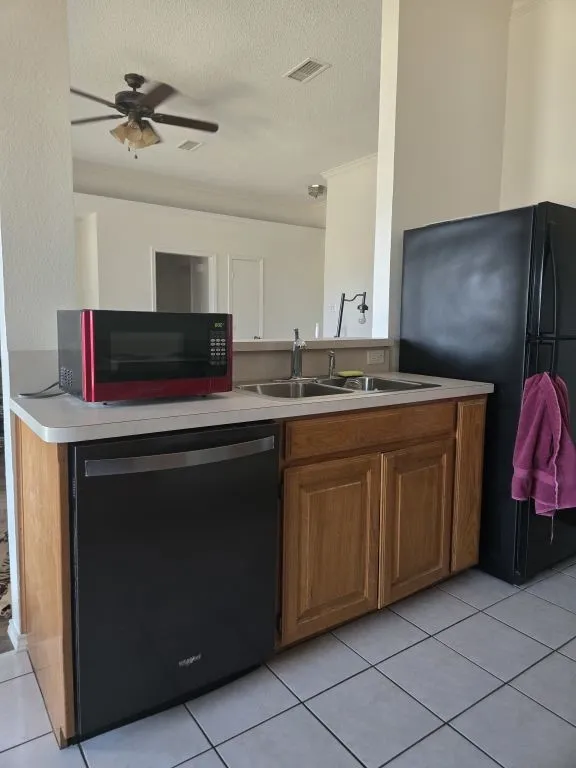 Single Family Residence For Sale in Tarrant County , 850 Valley View Court, Burleson, Texas 76028, 3 Bedroom, 2 Bathroom, 2 Garage spaces, 1,404 Sqft, built in 1998, mls#21392354, Real Estate Agent in Burleson, Homes For Sale in Tarrant county, Homes For Sale in Burleson, Realtor in Burleson Texas, Real Estate Brokerage Independent Realty Texas, Luminita Cordes Realtor