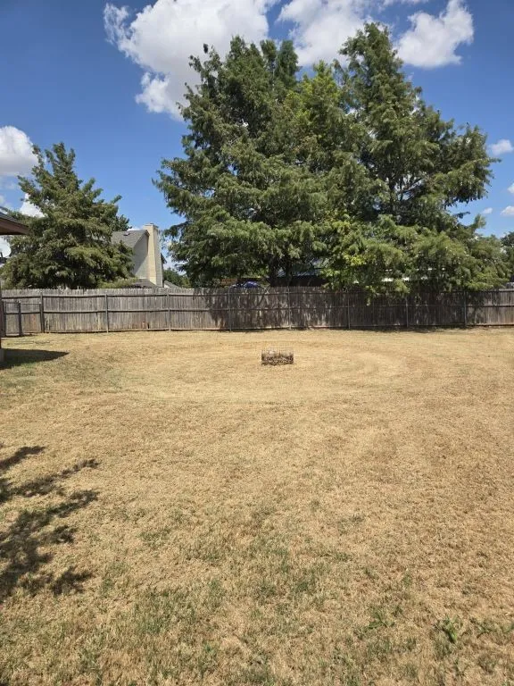 Single Family Residence For Sale in Tarrant County , 850 Valley View Court, Burleson, Texas 76028, 3 Bedroom, 2 Bathroom, 2 Garage spaces, 1,404 Sqft, built in 1998, mls#21392354, Real Estate Agent in Burleson, Homes For Sale in Tarrant county, Homes For Sale in Burleson, Realtor in Burleson Texas, Real Estate Brokerage Independent Realty Texas, Luminita Cordes Realtor