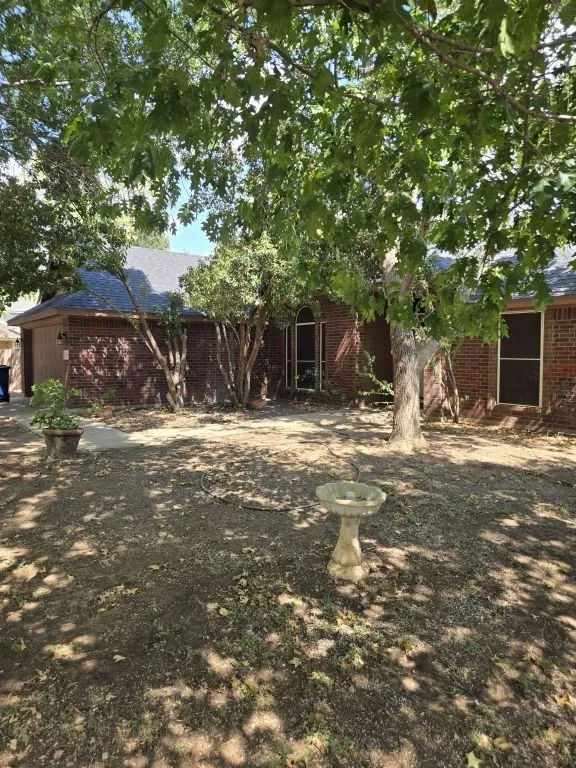 Single Family Residence For Sale in Tarrant County , 850 Valley View Court, Burleson, Texas 76028, 3 Bedroom, 2 Bathroom, 2 Garage spaces, 1,404 Sqft, built in 1998, mls#21392354, Real Estate Agent in Burleson, Homes For Sale in Tarrant county, Homes For Sale in Burleson, Realtor in Burleson Texas, Real Estate Brokerage Independent Realty Texas, Luminita Cordes Realtor