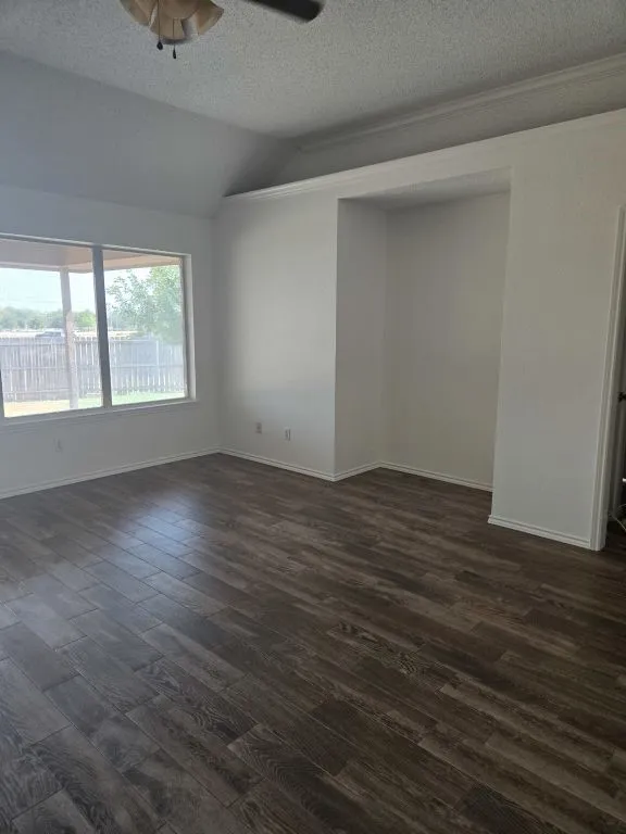 Single Family Residence For Sale in Tarrant County , 850 Valley View Court, Burleson, Texas 76028, 3 Bedroom, 2 Bathroom, 2 Garage spaces, 1,404 Sqft, built in 1998, mls#21392354, Real Estate Agent in Burleson, Homes For Sale in Tarrant county, Homes For Sale in Burleson, Realtor in Burleson Texas, Real Estate Brokerage Independent Realty Texas, Luminita Cordes Realtor