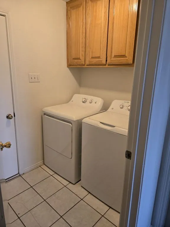 Single Family Residence For Sale in Tarrant County , 850 Valley View Court, Burleson, Texas 76028, 3 Bedroom, 2 Bathroom, 2 Garage spaces, 1,404 Sqft, built in 1998, mls#21392354, Real Estate Agent in Burleson, Homes For Sale in Tarrant county, Homes For Sale in Burleson, Realtor in Burleson Texas, Real Estate Brokerage Independent Realty Texas, Luminita Cordes Realtor