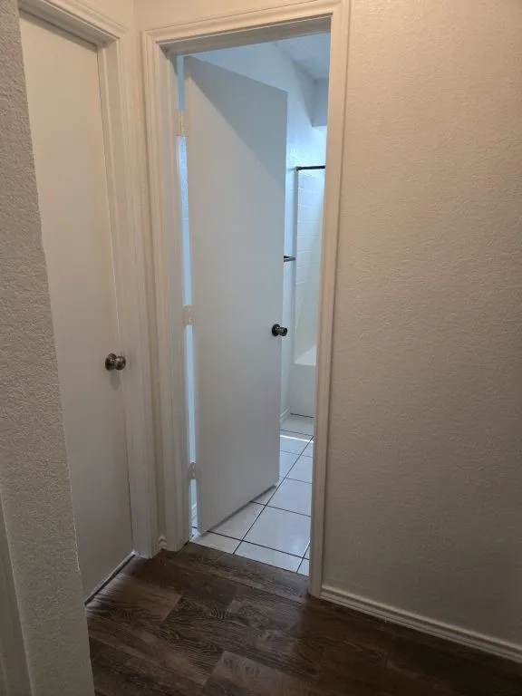 Single Family Residence For Sale in Tarrant County , 850 Valley View Court, Burleson, Texas 76028, 3 Bedroom, 2 Bathroom, 2 Garage spaces, 1,404 Sqft, built in 1998, mls#21392354, Real Estate Agent in Burleson, Homes For Sale in Tarrant county, Homes For Sale in Burleson, Realtor in Burleson Texas, Real Estate Brokerage Independent Realty Texas, Luminita Cordes Realtor