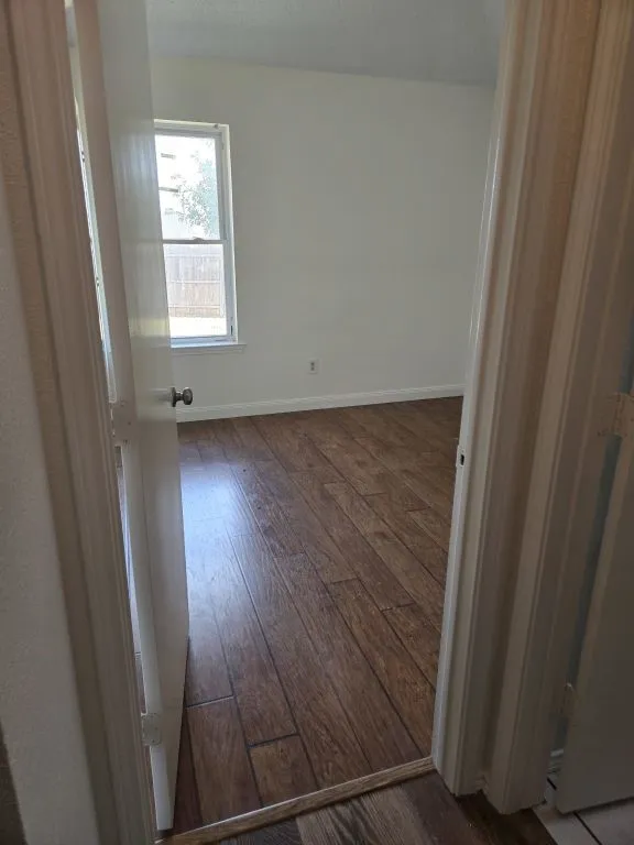 Single Family Residence For Sale in Tarrant County , 850 Valley View Court, Burleson, Texas 76028, 3 Bedroom, 2 Bathroom, 2 Garage spaces, 1,404 Sqft, built in 1998, mls#21392354, Real Estate Agent in Burleson, Homes For Sale in Tarrant county, Homes For Sale in Burleson, Realtor in Burleson Texas, Real Estate Brokerage Independent Realty Texas, Luminita Cordes Realtor