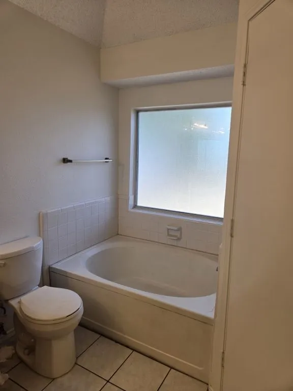 Single Family Residence For Sale in Tarrant County , 850 Valley View Court, Burleson, Texas 76028, 3 Bedroom, 2 Bathroom, 2 Garage spaces, 1,404 Sqft, built in 1998, mls#21392354, Real Estate Agent in Burleson, Homes For Sale in Tarrant county, Homes For Sale in Burleson, Realtor in Burleson Texas, Real Estate Brokerage Independent Realty Texas, Luminita Cordes Realtor