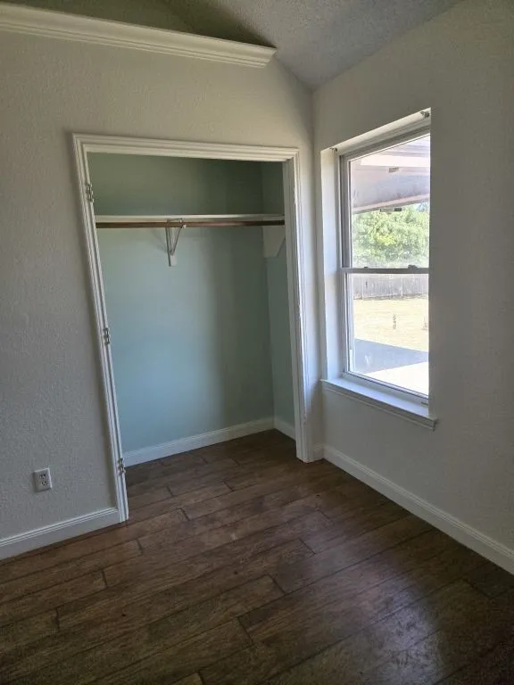 Single Family Residence For Sale in Tarrant County , 850 Valley View Court, Burleson, Texas 76028, 3 Bedroom, 2 Bathroom, 2 Garage spaces, 1,404 Sqft, built in 1998, mls#21392354, Real Estate Agent in Burleson, Homes For Sale in Tarrant county, Homes For Sale in Burleson, Realtor in Burleson Texas, Real Estate Brokerage Independent Realty Texas, Luminita Cordes Realtor