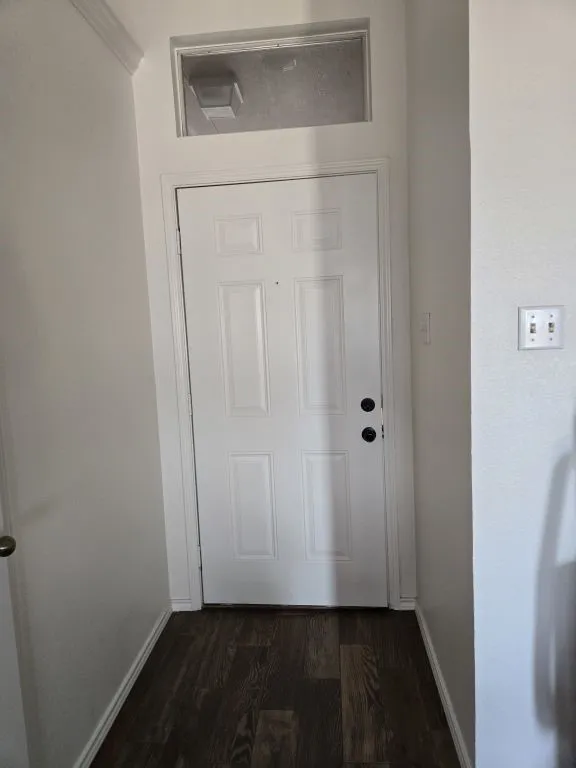 Single Family Residence For Sale in Tarrant County , 850 Valley View Court, Burleson, Texas 76028, 3 Bedroom, 2 Bathroom, 2 Garage spaces, 1,404 Sqft, built in 1998, mls#21392354, Real Estate Agent in Burleson, Homes For Sale in Tarrant county, Homes For Sale in Burleson, Realtor in Burleson Texas, Real Estate Brokerage Independent Realty Texas, Luminita Cordes Realtor
