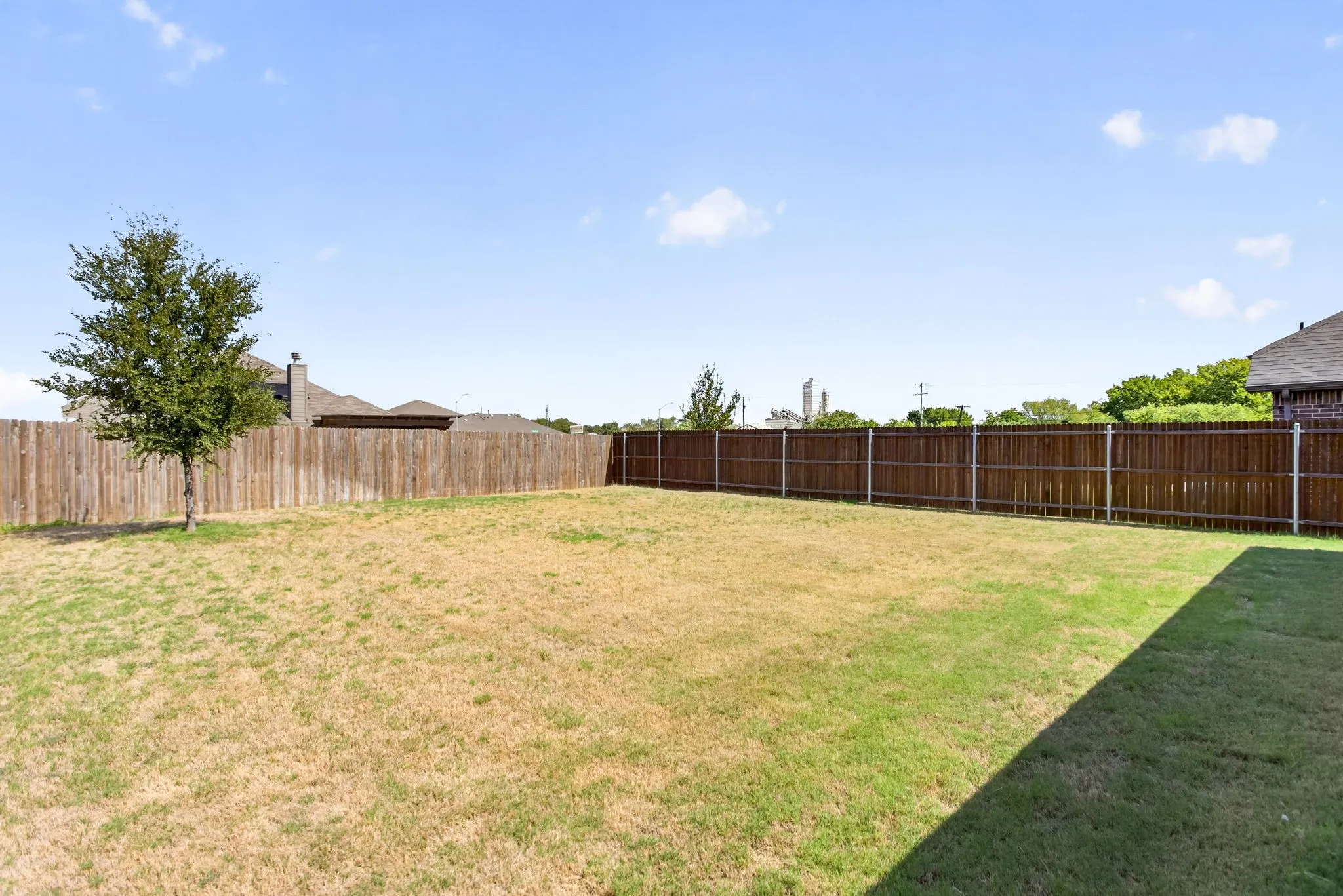 Single Family Residence For Sale in Tarrant County , 4404 Mill Falls Drive, Fort Worth, Texas 76036, 4 Bedroom, 2 Bathroom, 2 Garage spaces, 1,929 Sqft, built in 2023, mls#21395624, Real Estate Agent in Fort Worth, Homes For Sale in Tarrant county, Homes For Sale in Fort Worth, Realtor in Fort Worth Texas, Real Estate Brokerage Independent Realty Texas, Luminita Cordes Realtor