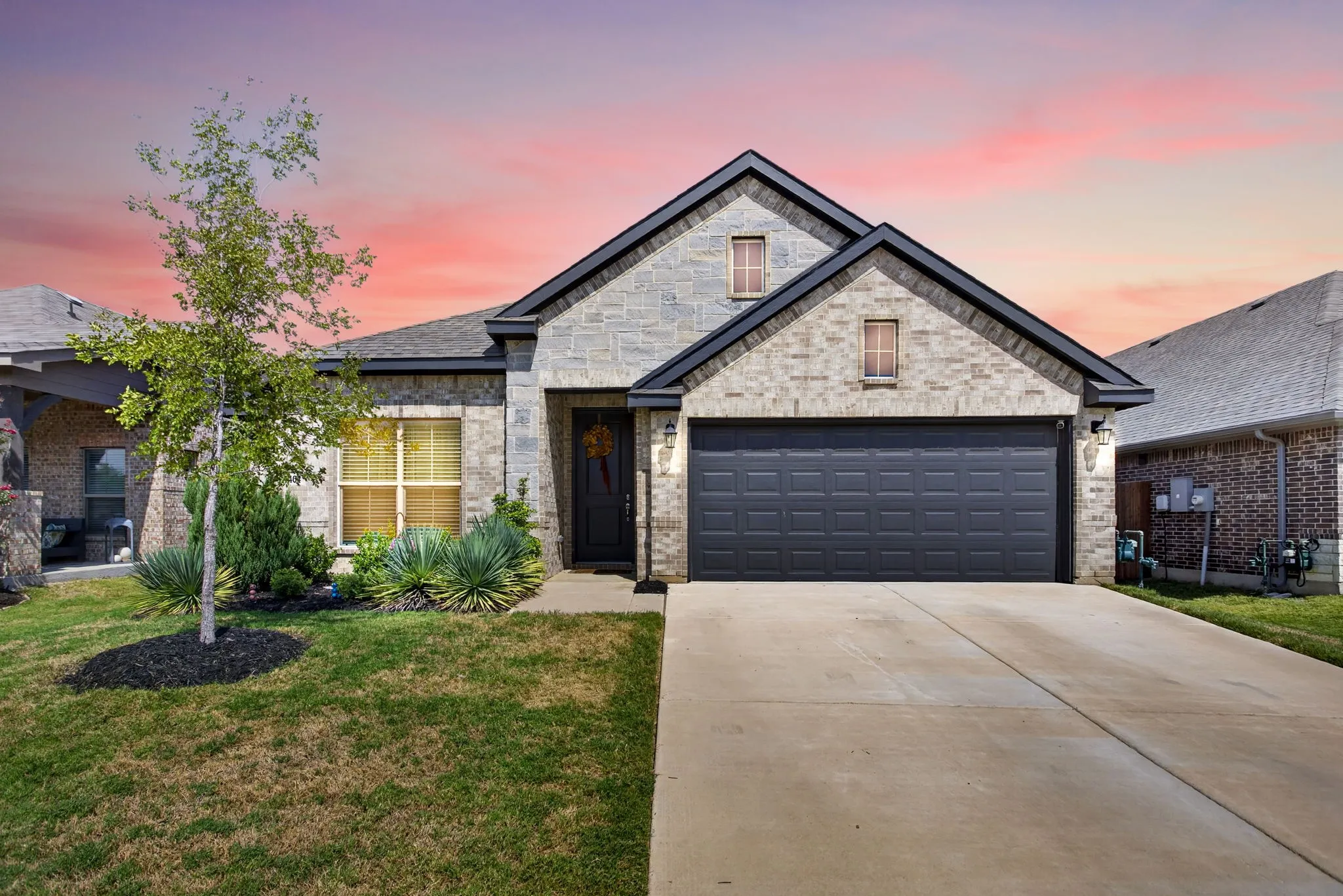 Single Family Residence For Sale in Tarrant County , 4404 Mill Falls Drive, Fort Worth, Texas 76036, 4 Bedroom, 2 Bathroom, 2 Garage spaces, 1,929 Sqft, built in 2023, mls#21395624, Real Estate Agent in Fort Worth, Homes For Sale in Tarrant county, Homes For Sale in Fort Worth, Realtor in Fort Worth Texas, Real Estate Brokerage Independent Realty Texas, Luminita Cordes Realtor