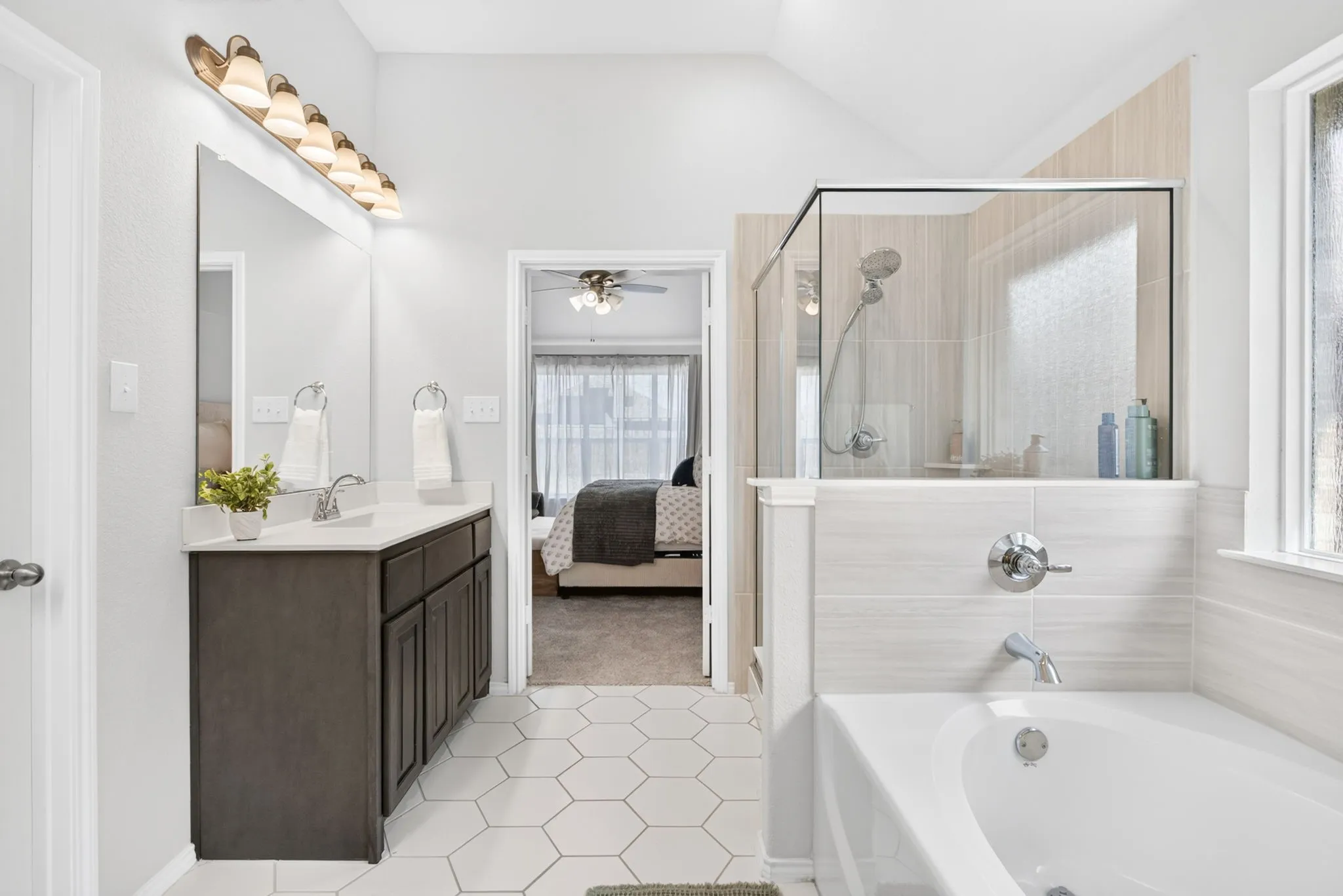 Single Family Residence For Sale in Tarrant County , 4404 Mill Falls Drive, Fort Worth, Texas 76036, 4 Bedroom, 2 Bathroom, 2 Garage spaces, 1,929 Sqft, built in 2023, mls#21395624, Real Estate Agent in Fort Worth, Homes For Sale in Tarrant county, Homes For Sale in Fort Worth, Realtor in Fort Worth Texas, Real Estate Brokerage Independent Realty Texas, Luminita Cordes Realtor