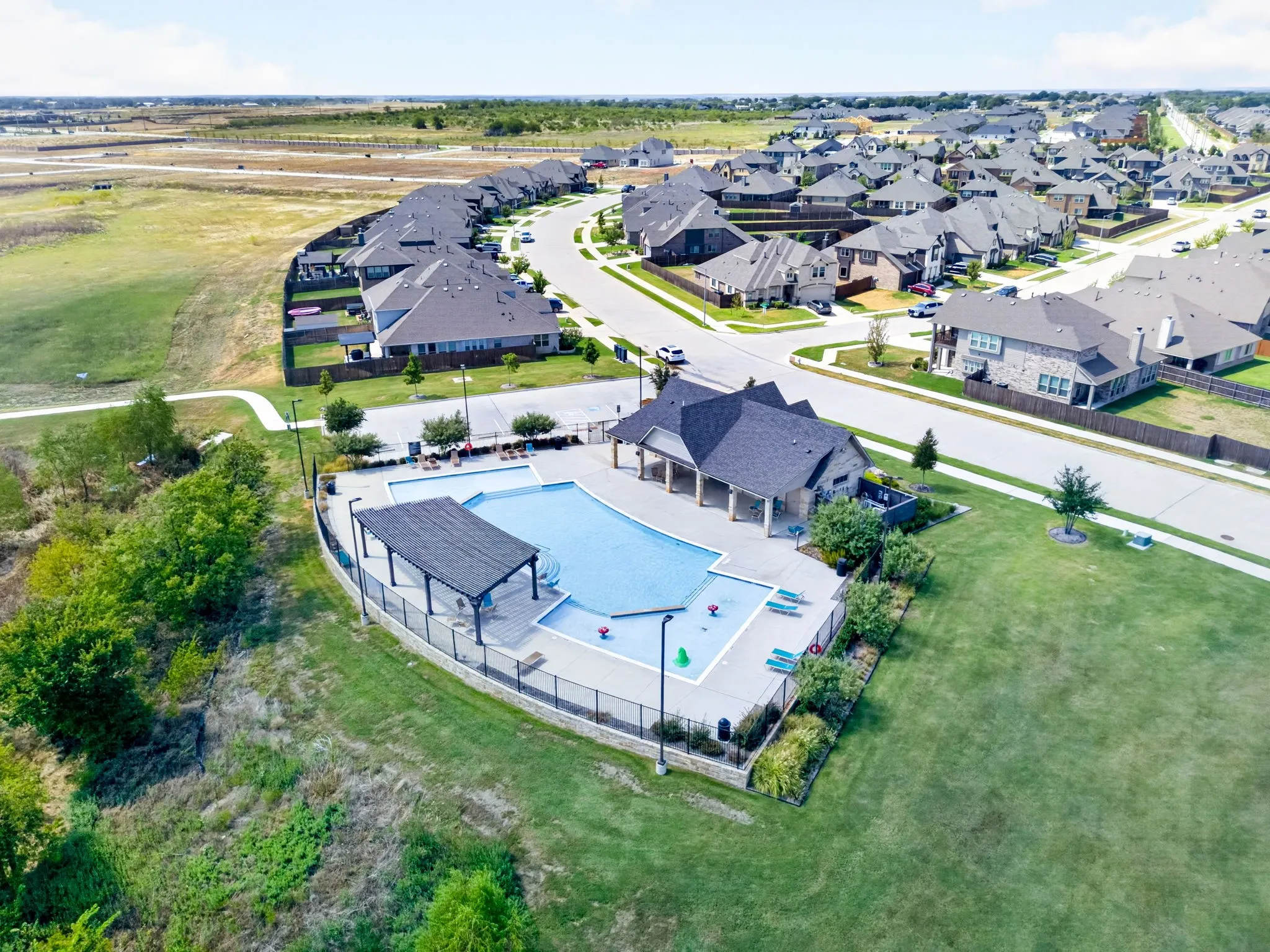 Single Family Residence For Sale in Tarrant County , 4404 Mill Falls Drive, Fort Worth, Texas 76036, 4 Bedroom, 2 Bathroom, 2 Garage spaces, 1,929 Sqft, built in 2023, mls#21395624, Real Estate Agent in Fort Worth, Homes For Sale in Tarrant county, Homes For Sale in Fort Worth, Realtor in Fort Worth Texas, Real Estate Brokerage Independent Realty Texas, Luminita Cordes Realtor