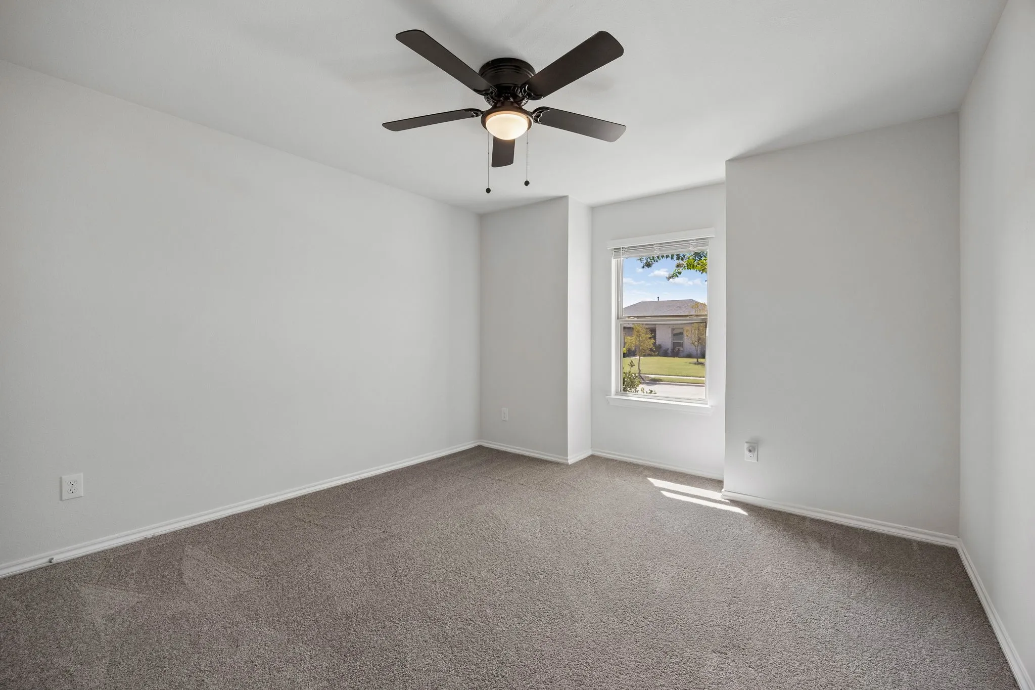 Single Family Residence For Sale in Rockwall County , 3019 Duck Heights Avenue, Royse City, Texas 75189, 3 Bedroom, 2 Bathroom, 2 Garage spaces, 2,276 Sqft, built in 2023, mls#21394740, Real Estate Agent in Royse City, Homes For Sale in Rockwall county, Homes For Sale in Royse City, Realtor in Royse City Texas, Real Estate Brokerage Independent Realty Texas, Luminita Cordes Realtor