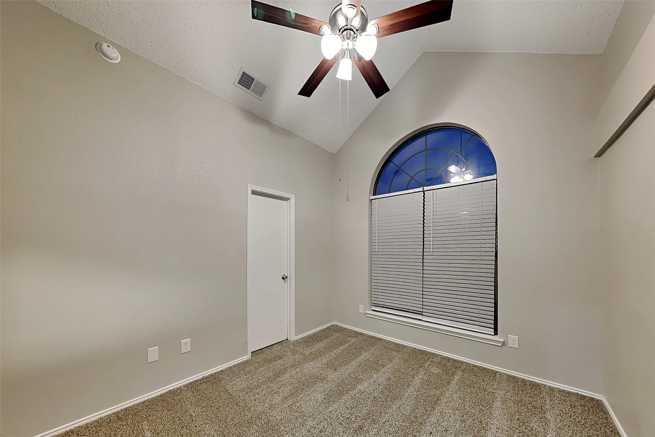 Single Family Residence For Rent in Dallas County , 8809 Pheasant Run Drive, Rowlett, Texas 75089, 3 Bedroom, 2 Bathroom, 2 Garage spaces, 1,470 Sqft, built in 1990, mls#21395872, Real Estate Agent in Rowlett, Homes For Rent in Dallas county, Homes For Rent in Rowlett, Realtor in Rowlett Texas, Real Estate Brokerage Independent Realty Texas, Luminita Cordes Realtor