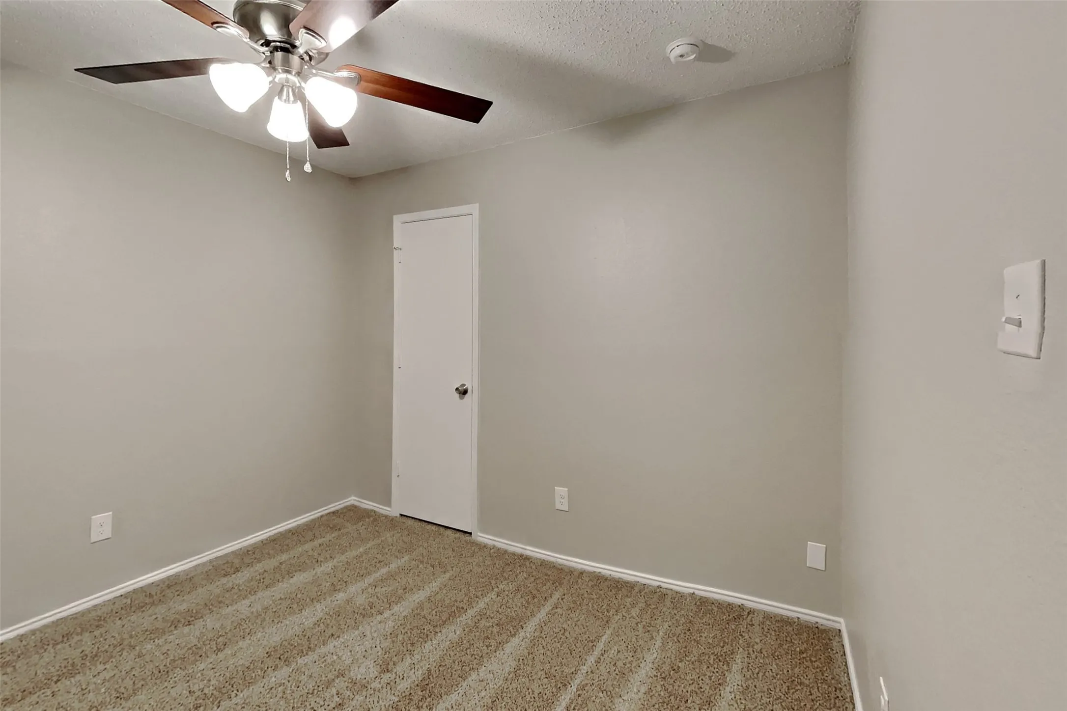 Single Family Residence For Rent in Dallas County , 8809 Pheasant Run Drive, Rowlett, Texas 75089, 3 Bedroom, 2 Bathroom, 2 Garage spaces, 1,470 Sqft, built in 1990, mls#21395872, Real Estate Agent in Rowlett, Homes For Rent in Dallas county, Homes For Rent in Rowlett, Realtor in Rowlett Texas, Real Estate Brokerage Independent Realty Texas, Luminita Cordes Realtor