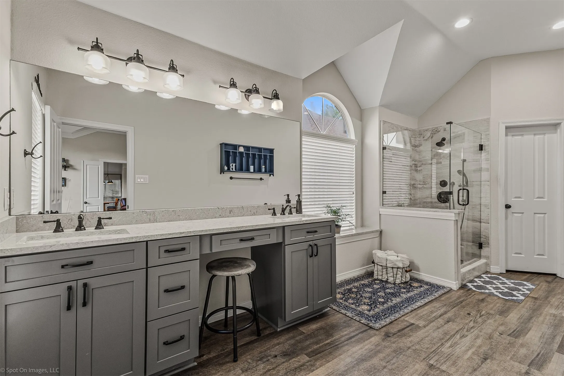 Single Family Residence For Sale in Rockwall County , 208 Lionhart Place, Rockwall, Texas 75032, 4 Bedroom, 3 Bathroom, 2 Garage spaces, 2,610 Sqft, built in 1996, mls#21389430, Real Estate Agent in Rockwall, Homes For Sale in Rockwall county, Homes For Sale in Rockwall, Realtor in Rockwall Texas, Real Estate Brokerage Independent Realty Texas, Luminita Cordes Realtor