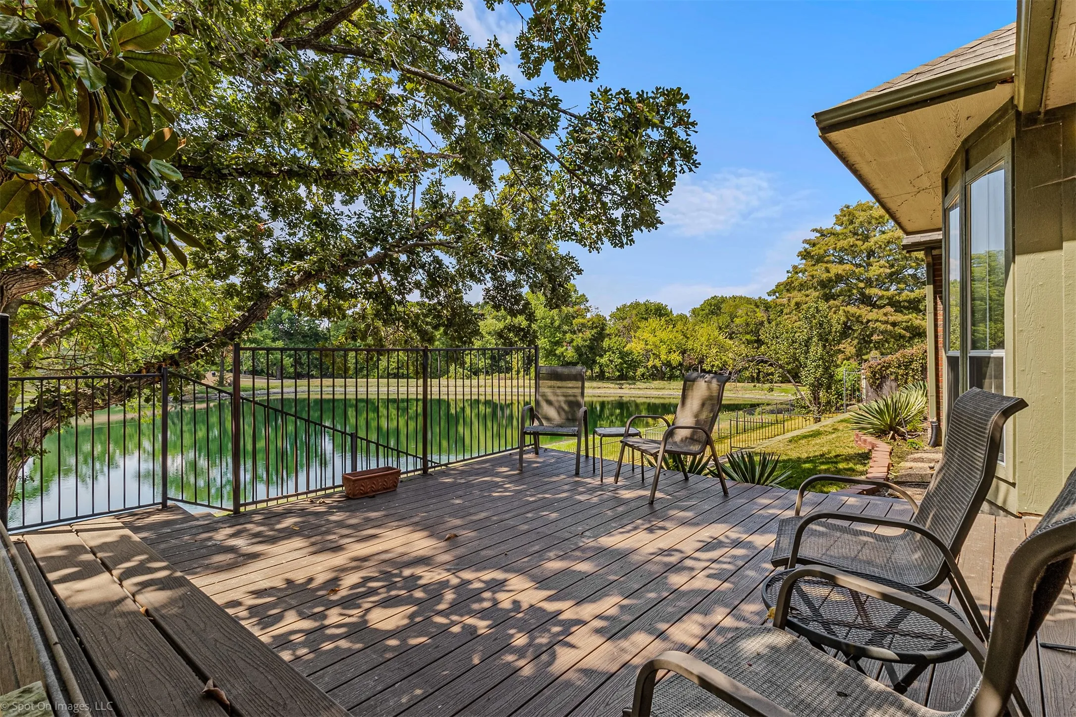 Single Family Residence For Sale in Rockwall County , 208 Lionhart Place, Rockwall, Texas 75032, 4 Bedroom, 3 Bathroom, 2 Garage spaces, 2,610 Sqft, built in 1996, mls#21389430, Real Estate Agent in Rockwall, Homes For Sale in Rockwall county, Homes For Sale in Rockwall, Realtor in Rockwall Texas, Real Estate Brokerage Independent Realty Texas, Luminita Cordes Realtor