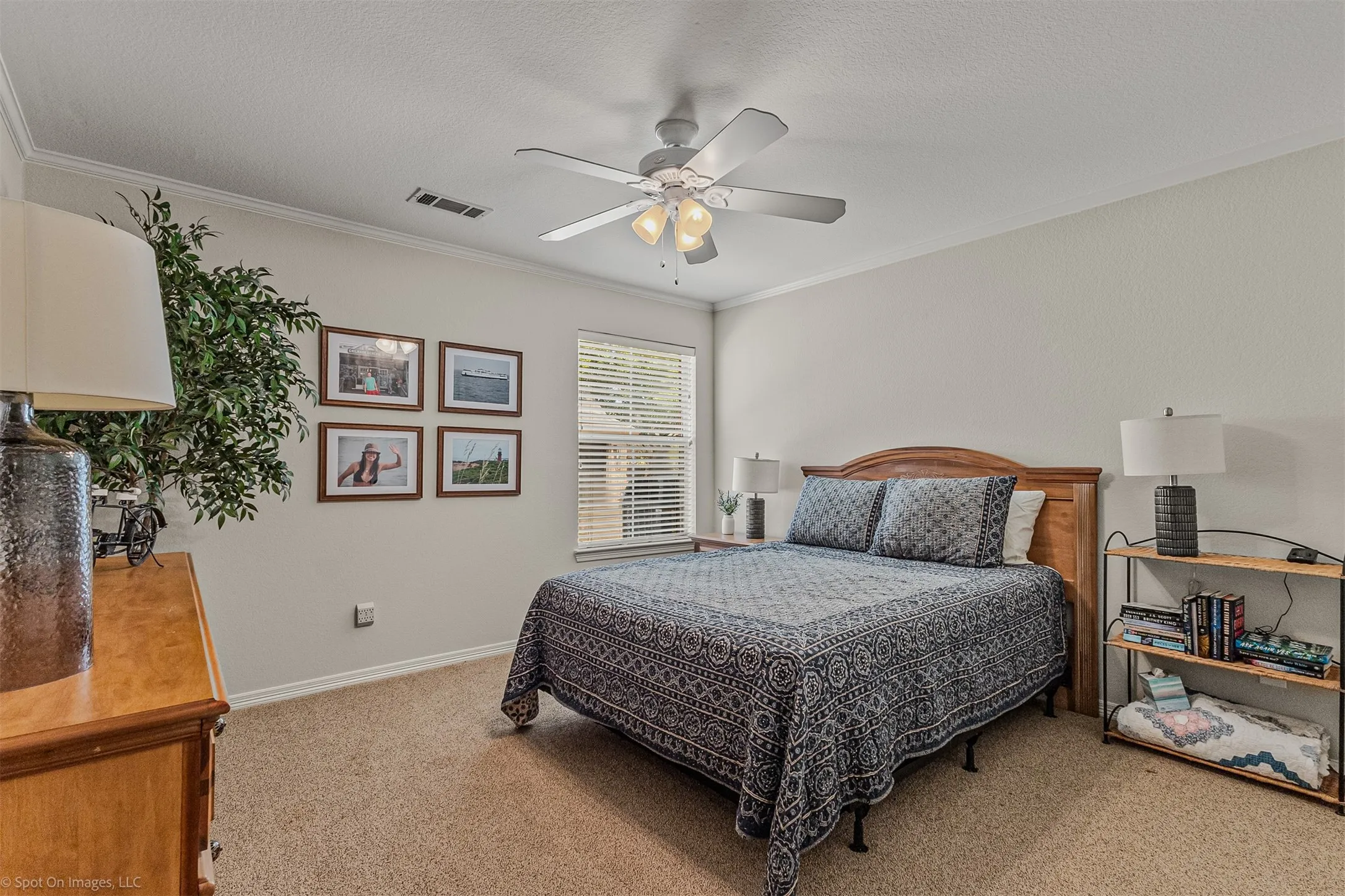 Single Family Residence For Sale in Rockwall County , 208 Lionhart Place, Rockwall, Texas 75032, 4 Bedroom, 3 Bathroom, 2 Garage spaces, 2,610 Sqft, built in 1996, mls#21389430, Real Estate Agent in Rockwall, Homes For Sale in Rockwall county, Homes For Sale in Rockwall, Realtor in Rockwall Texas, Real Estate Brokerage Independent Realty Texas, Luminita Cordes Realtor