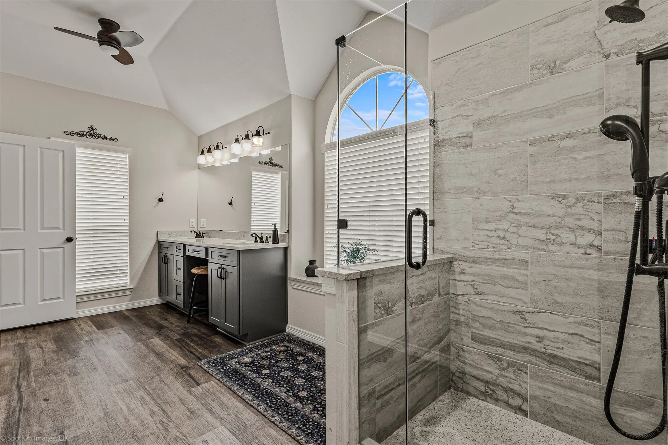 Single Family Residence For Sale in Rockwall County , 208 Lionhart Place, Rockwall, Texas 75032, 4 Bedroom, 3 Bathroom, 2 Garage spaces, 2,610 Sqft, built in 1996, mls#21389430, Real Estate Agent in Rockwall, Homes For Sale in Rockwall county, Homes For Sale in Rockwall, Realtor in Rockwall Texas, Real Estate Brokerage Independent Realty Texas, Luminita Cordes Realtor