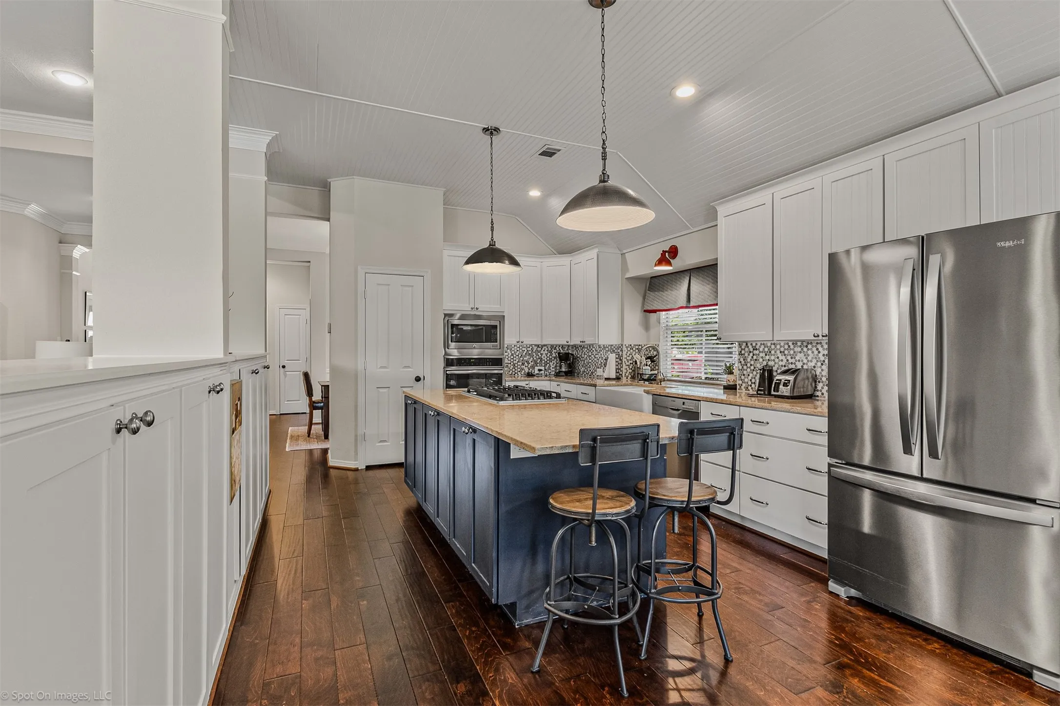 Single Family Residence For Sale in Rockwall County , 208 Lionhart Place, Rockwall, Texas 75032, 4 Bedroom, 3 Bathroom, 2 Garage spaces, 2,610 Sqft, built in 1996, mls#21389430, Real Estate Agent in Rockwall, Homes For Sale in Rockwall county, Homes For Sale in Rockwall, Realtor in Rockwall Texas, Real Estate Brokerage Independent Realty Texas, Luminita Cordes Realtor