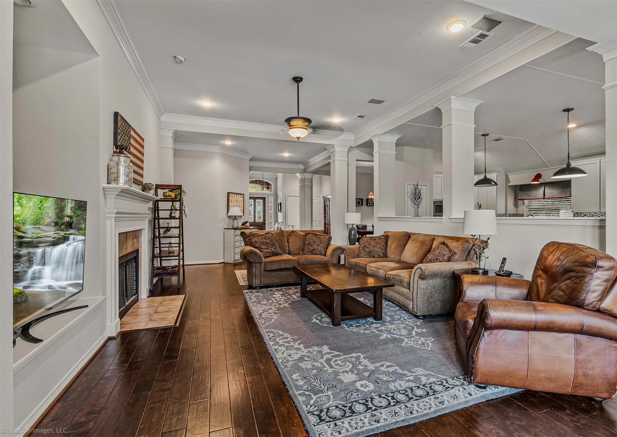 Single Family Residence For Sale in Rockwall County , 208 Lionhart Place, Rockwall, Texas 75032, 4 Bedroom, 3 Bathroom, 2 Garage spaces, 2,610 Sqft, built in 1996, mls#21389430, Real Estate Agent in Rockwall, Homes For Sale in Rockwall county, Homes For Sale in Rockwall, Realtor in Rockwall Texas, Real Estate Brokerage Independent Realty Texas, Luminita Cordes Realtor