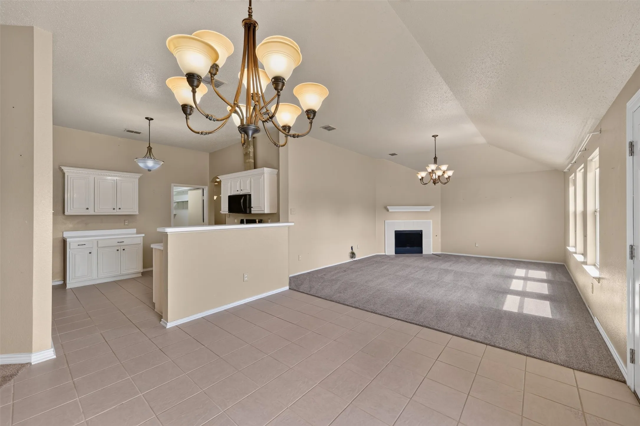 Single Family Residence For Sale in Tarrant County , 501 Roundrock Lane, Fort Worth, Texas 76140, 5 Bedroom, 3 Bathroom, 2 Garage spaces, 2,241 Sqft, built in 2004, mls#21391296, Real Estate Agent in Fort Worth, Homes For Sale in Tarrant county, Homes For Sale in Fort Worth, Realtor in Fort Worth Texas, Real Estate Brokerage Independent Realty Texas, Luminita Cordes Realtor