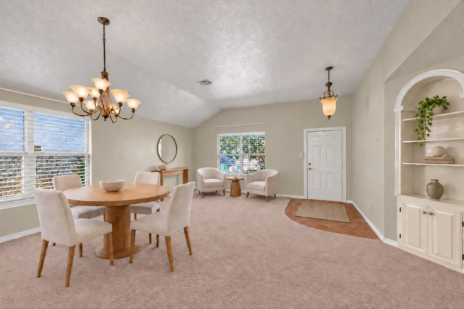 Single Family Residence For Sale in Tarrant County , 501 Roundrock Lane, Fort Worth, Texas 76140, 5 Bedroom, 3 Bathroom, 2 Garage spaces, 2,241 Sqft, built in 2004, mls#21391296, Real Estate Agent in Fort Worth, Homes For Sale in Tarrant county, Homes For Sale in Fort Worth, Realtor in Fort Worth Texas, Real Estate Brokerage Independent Realty Texas, Luminita Cordes Realtor