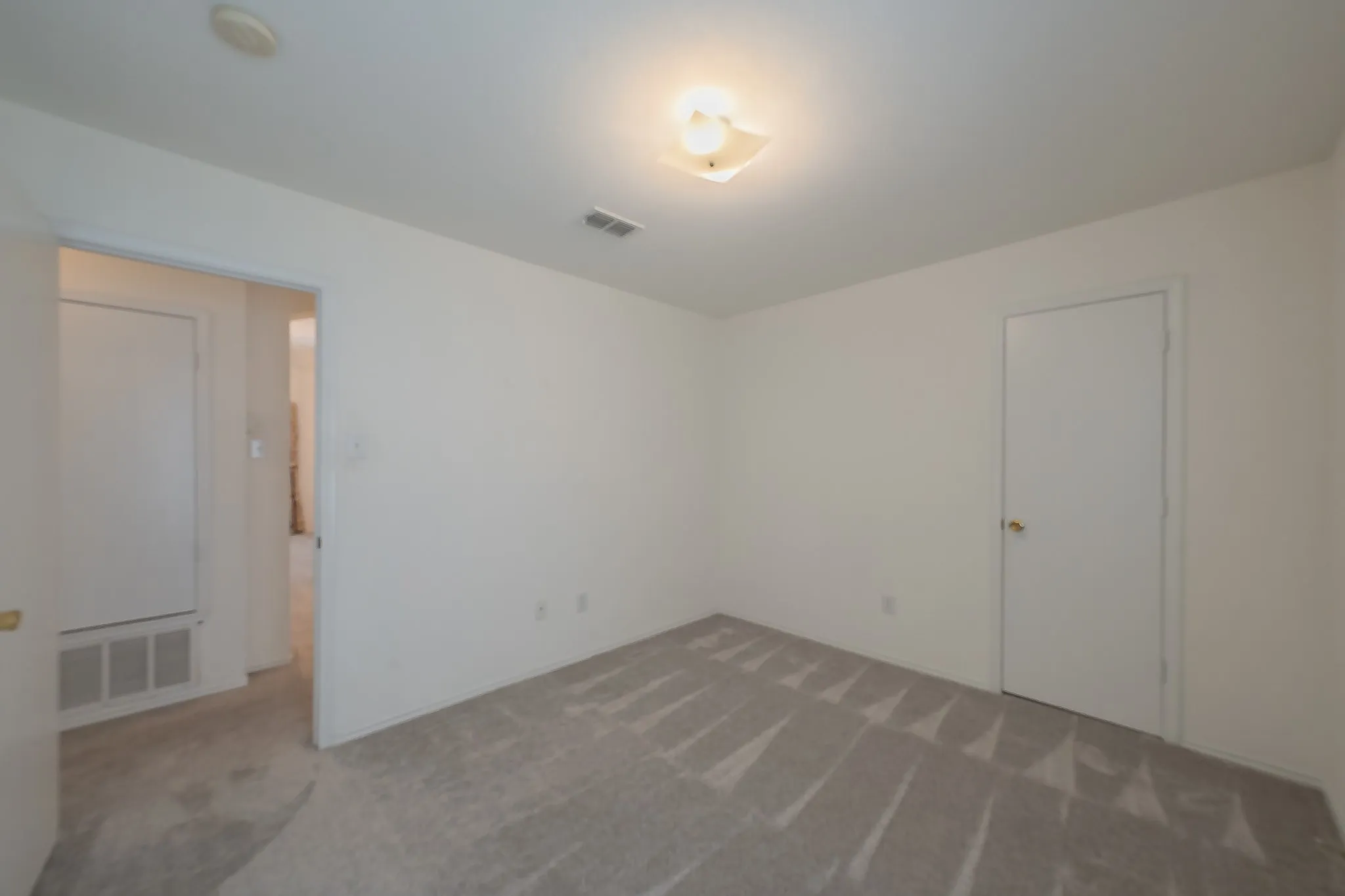 Single Family Residence For Sale in Tarrant County , 6833 Bluff View Drive, Watauga, Texas 76137, 4 Bedroom, 2 Bathroom, 2 Garage spaces, 1,957 Sqft, built in 2000, mls#21392972, Real Estate Agent in Watauga, Homes For Sale in Tarrant county, Homes For Sale in Watauga, Realtor in Watauga Texas, Real Estate Brokerage Independent Realty Texas, Luminita Cordes Realtor