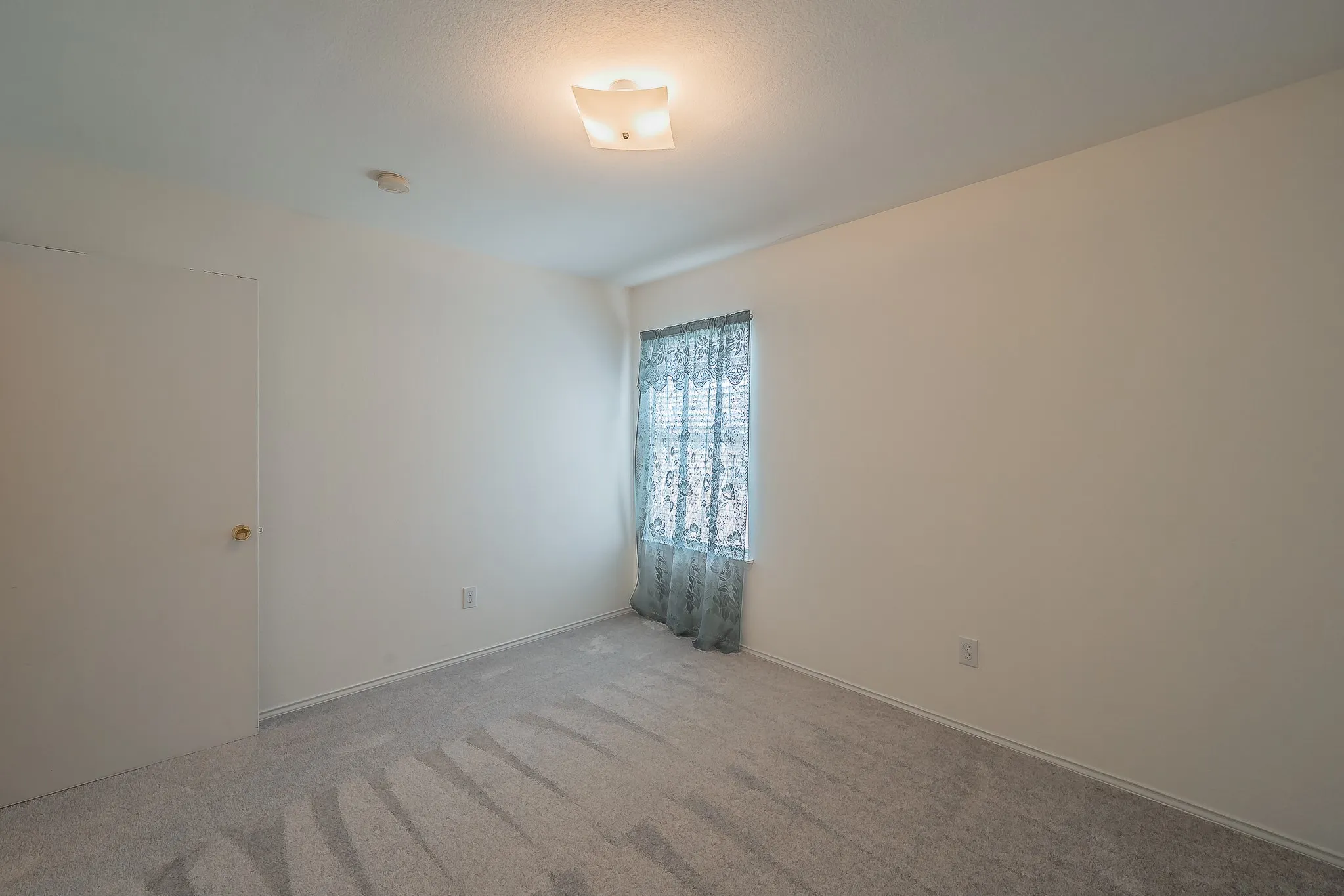 Single Family Residence For Sale in Tarrant County , 6833 Bluff View Drive, Watauga, Texas 76137, 4 Bedroom, 2 Bathroom, 2 Garage spaces, 1,957 Sqft, built in 2000, mls#21392972, Real Estate Agent in Watauga, Homes For Sale in Tarrant county, Homes For Sale in Watauga, Realtor in Watauga Texas, Real Estate Brokerage Independent Realty Texas, Luminita Cordes Realtor