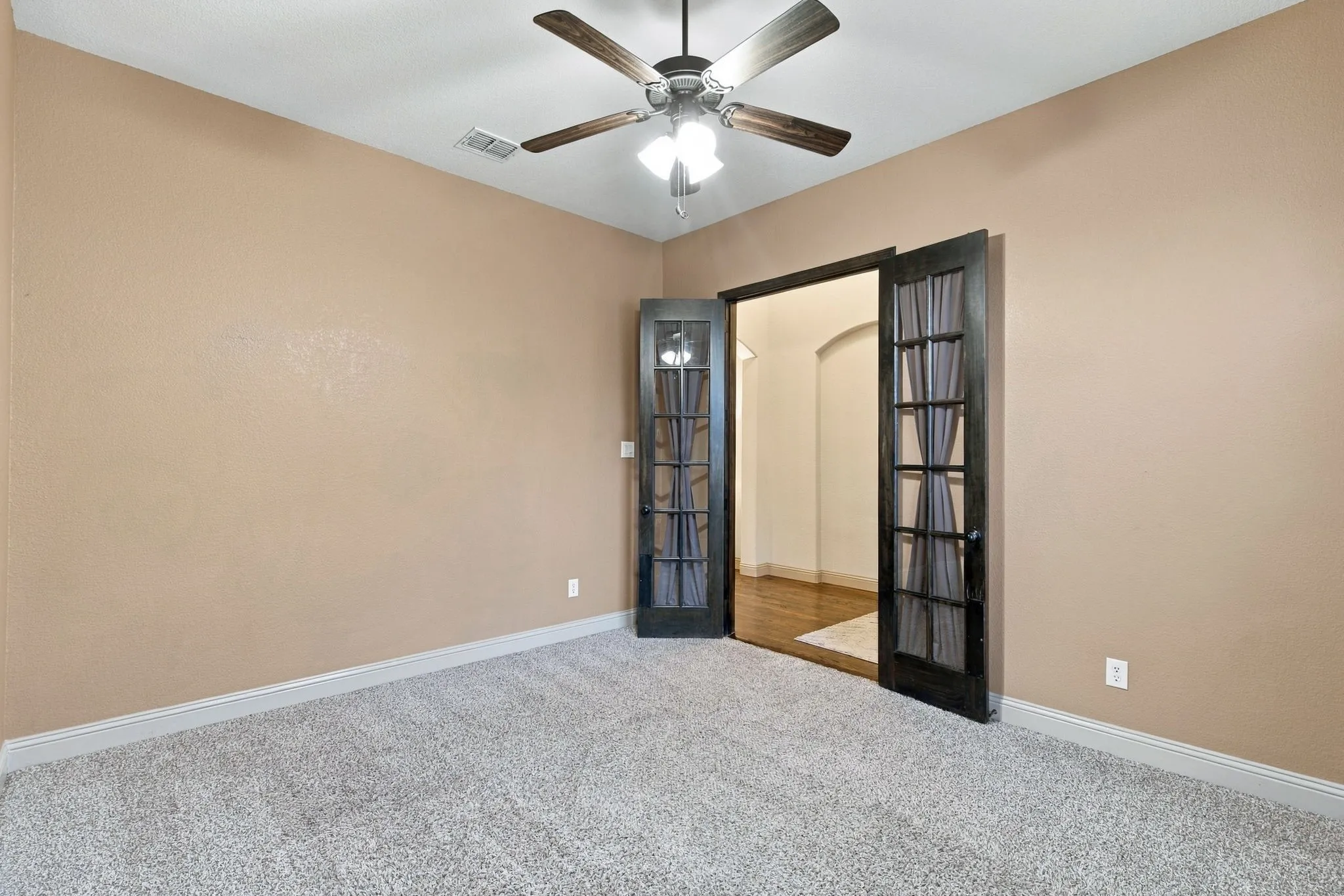 BIG ROOM AT FRONT OF HOME