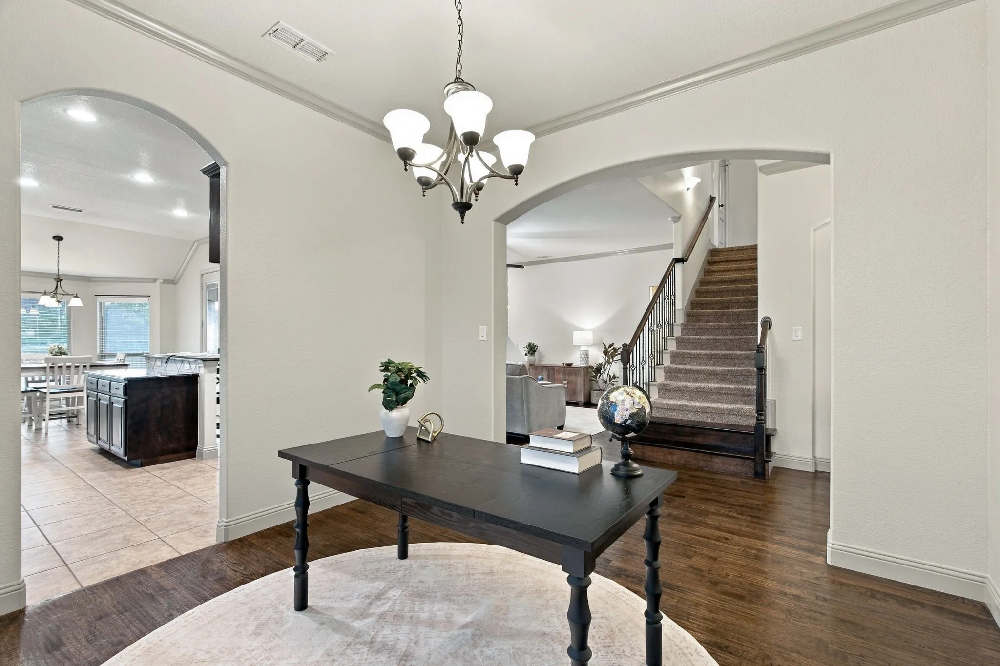 FLEX SPACE CAN USE AN OFFICE OR FORMAL DINING ROOM