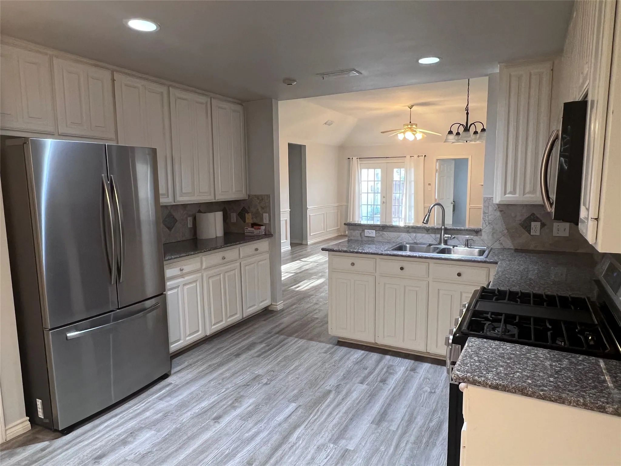 Single Family Residence For Rent in Collin County , 8113 Case Drive, Plano, Texas 75025, 3 Bedroom, 2 Bathroom, 2 Garage spaces, 1,664 Sqft, built in 1995, mls#21395878, Real Estate Agent in Plano, Homes For Rent in Collin county, Homes For Rent in Plano, Realtor in Plano Texas, Real Estate Brokerage Independent Realty Texas, Luminita Cordes Realtor