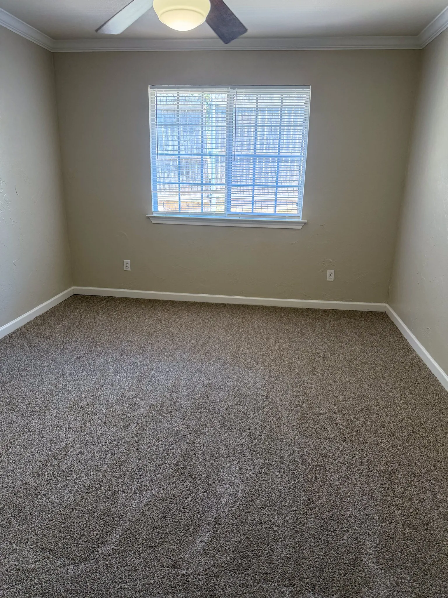 Duplex For Rent in Grayson County , 1611 Park Place, Sherman, Texas 75092, 3 Bedroom, 2 Bathroom, 1 Garage spaces, 1,316 Sqft, built in 2005, mls#21395886, Real Estate Agent in Sherman, Homes For Rent in Grayson county, Homes For Rent in Sherman, Realtor in Sherman Texas, Real Estate Brokerage Independent Realty Texas, Luminita Cordes Realtor