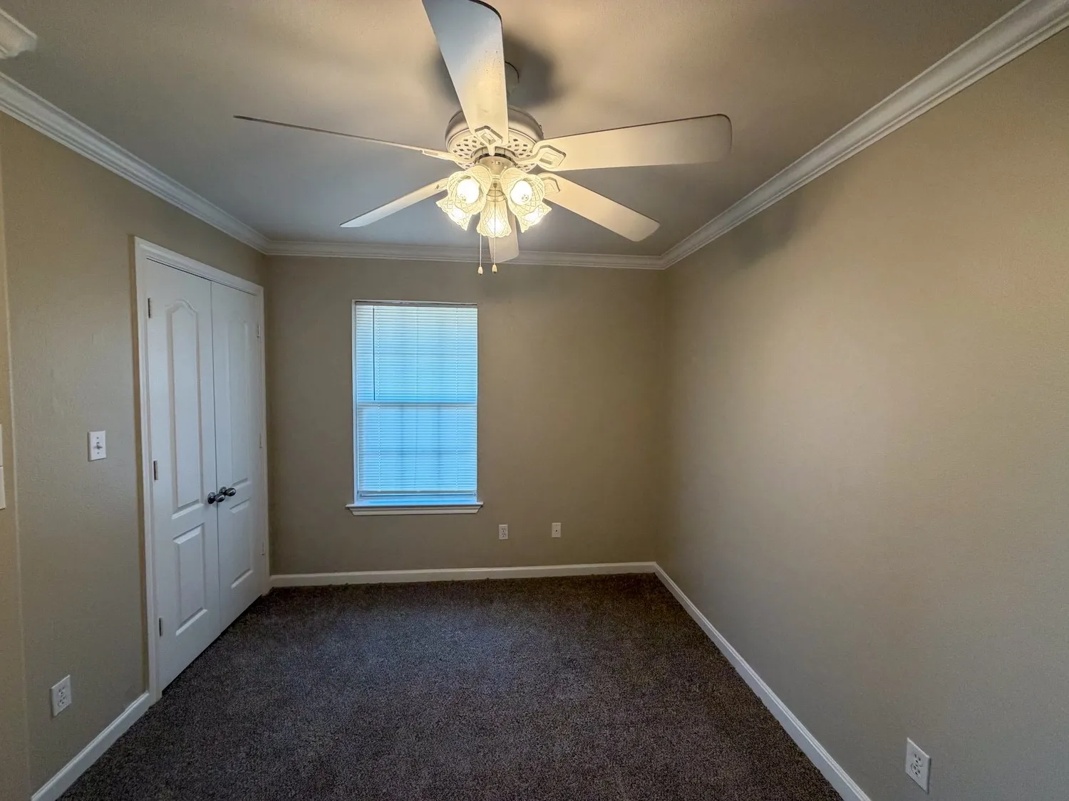 Duplex For Rent in Grayson County , 1611 Park Place, Sherman, Texas 75092, 3 Bedroom, 2 Bathroom, 1 Garage spaces, 1,316 Sqft, built in 2005, mls#21395886, Real Estate Agent in Sherman, Homes For Rent in Grayson county, Homes For Rent in Sherman, Realtor in Sherman Texas, Real Estate Brokerage Independent Realty Texas, Luminita Cordes Realtor