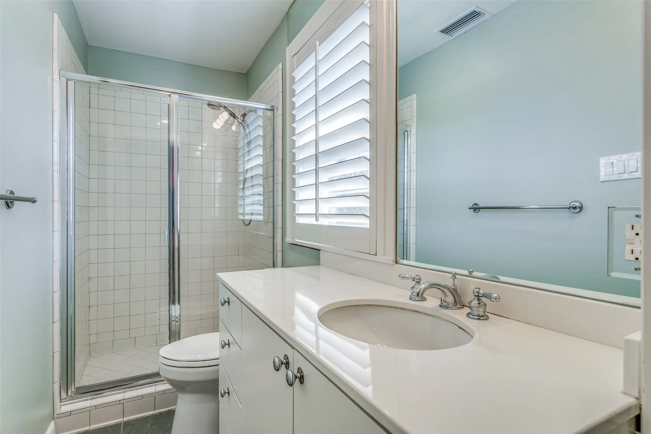 Single Family Residence For Sale in Dallas County , 4111 Normandy Avenue, University Park, Texas 75205, 4 Bedroom, 4 Bathroom, 3 Garage spaces, 3,490 Sqft, built in 1930, mls#21395859, Real Estate Agent in University Park, Homes For Sale in Dallas county, Homes For Sale in University Park, Realtor in University Park Texas, Real Estate Brokerage Independent Realty Texas, Luminita Cordes Realtor