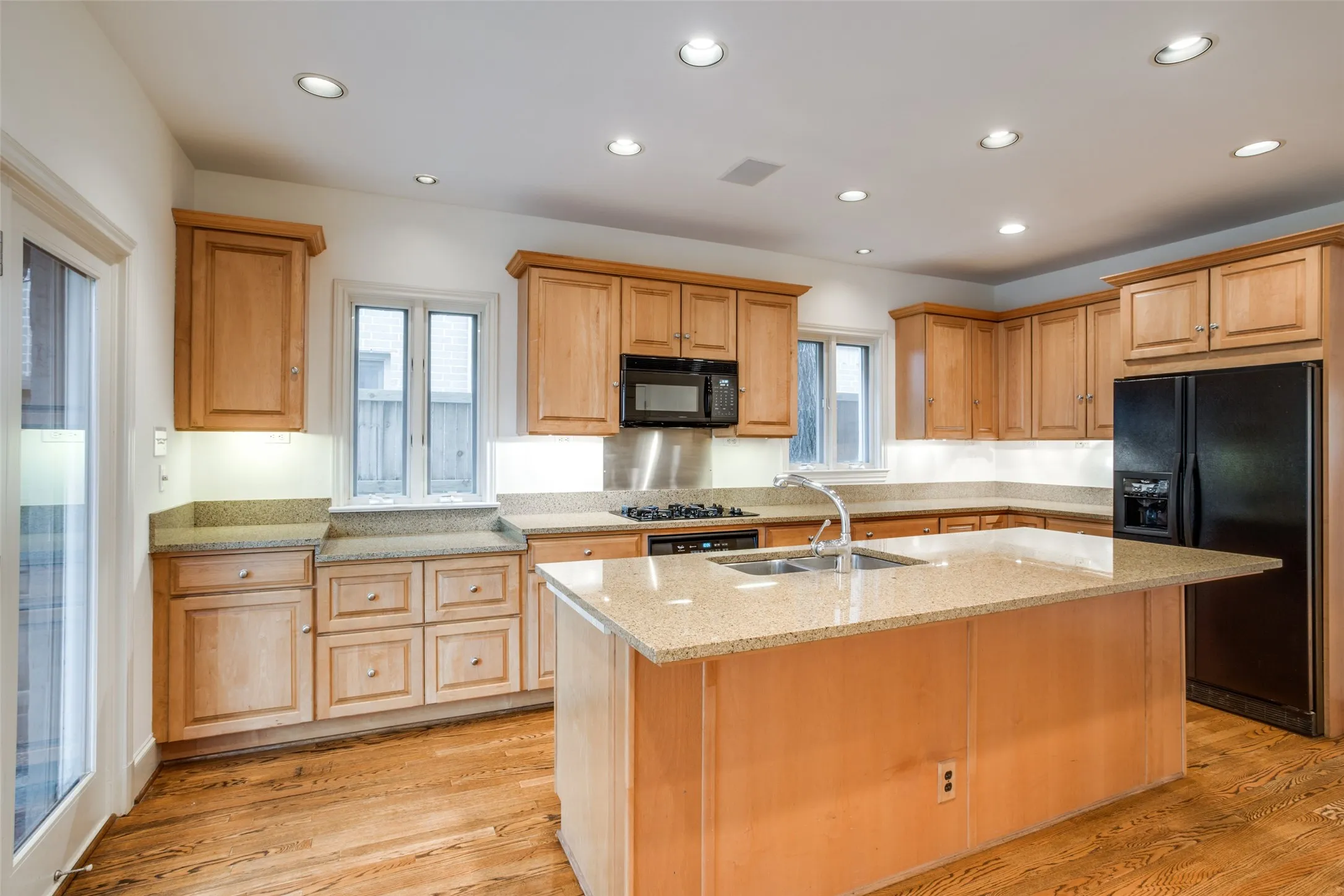 Single Family Residence For Sale in Dallas County , 4111 Normandy Avenue, University Park, Texas 75205, 4 Bedroom, 4 Bathroom, 3 Garage spaces, 3,490 Sqft, built in 1930, mls#21395859, Real Estate Agent in University Park, Homes For Sale in Dallas county, Homes For Sale in University Park, Realtor in University Park Texas, Real Estate Brokerage Independent Realty Texas, Luminita Cordes Realtor